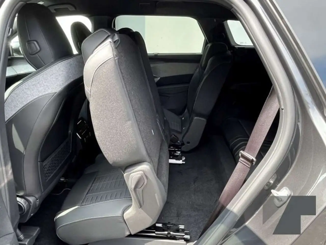 Peugeot 5008 Hybrid 136 GT 14