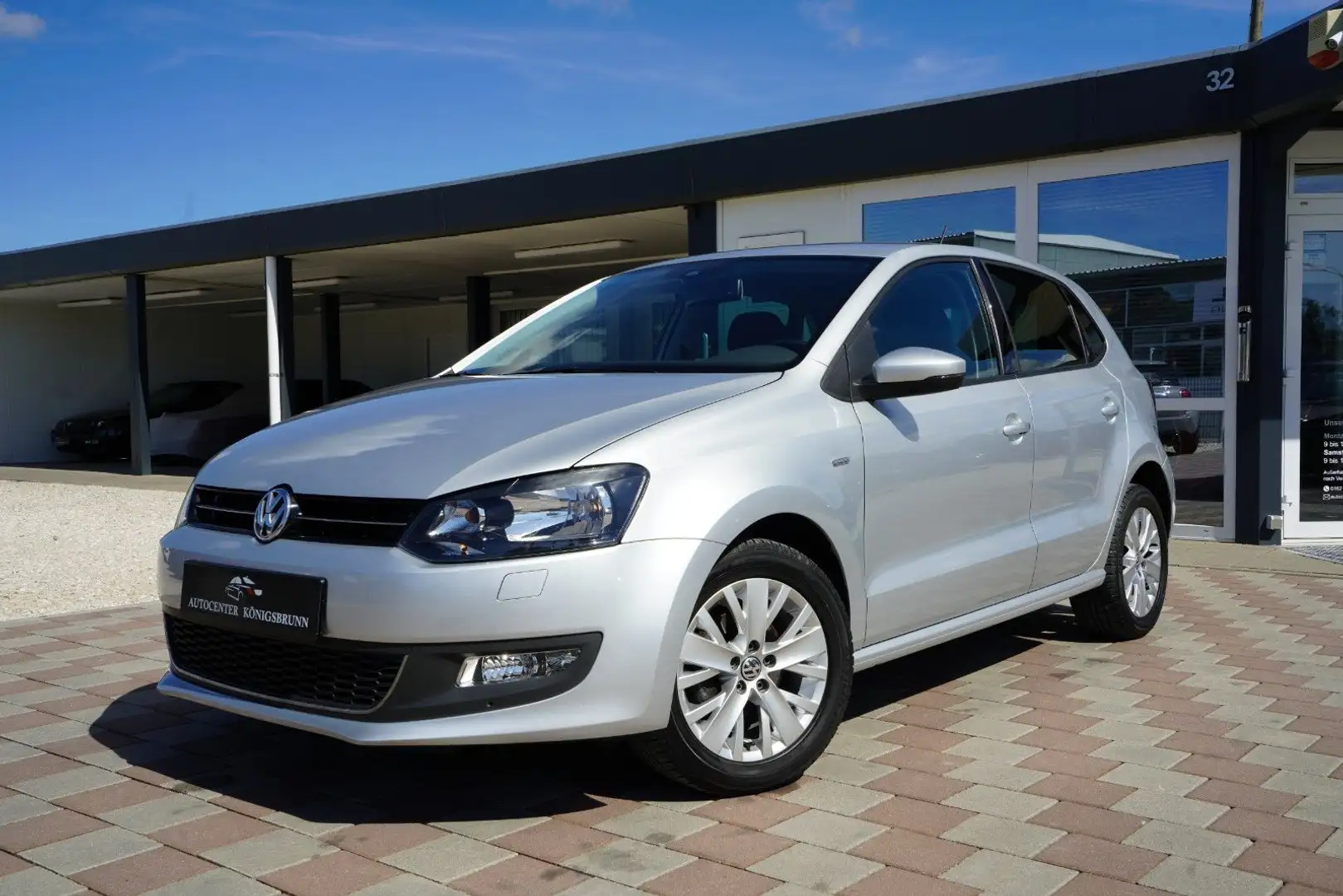 Volkswagen Polo 1.2 Life*2Hand*Tempomat*SHZ*PDC*8Fach*Klima Argent - 1