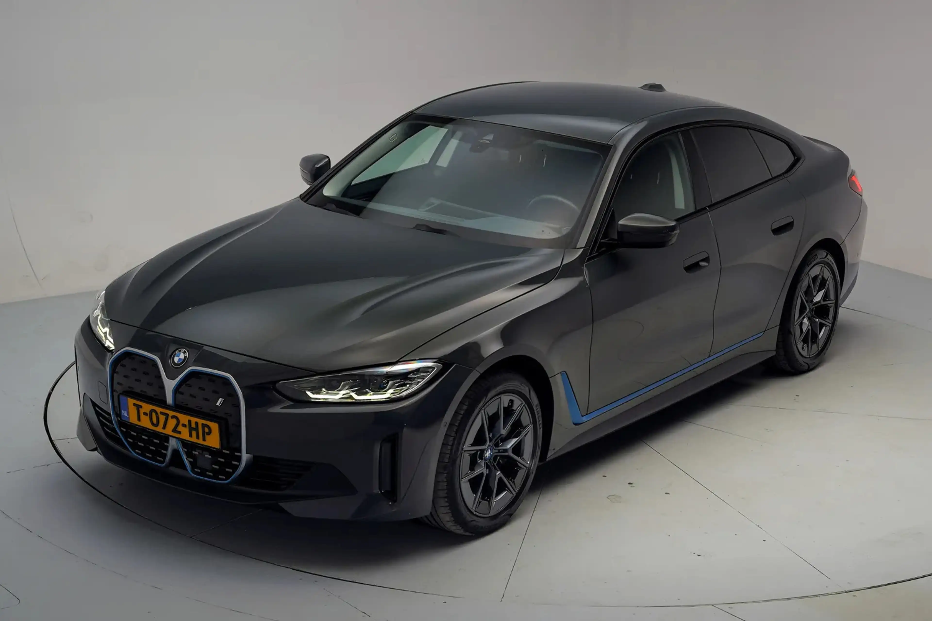 BMW i4 eDrive40 84 kWh SOH 93% [ Navi Clima Apple / Andro — photo 11
