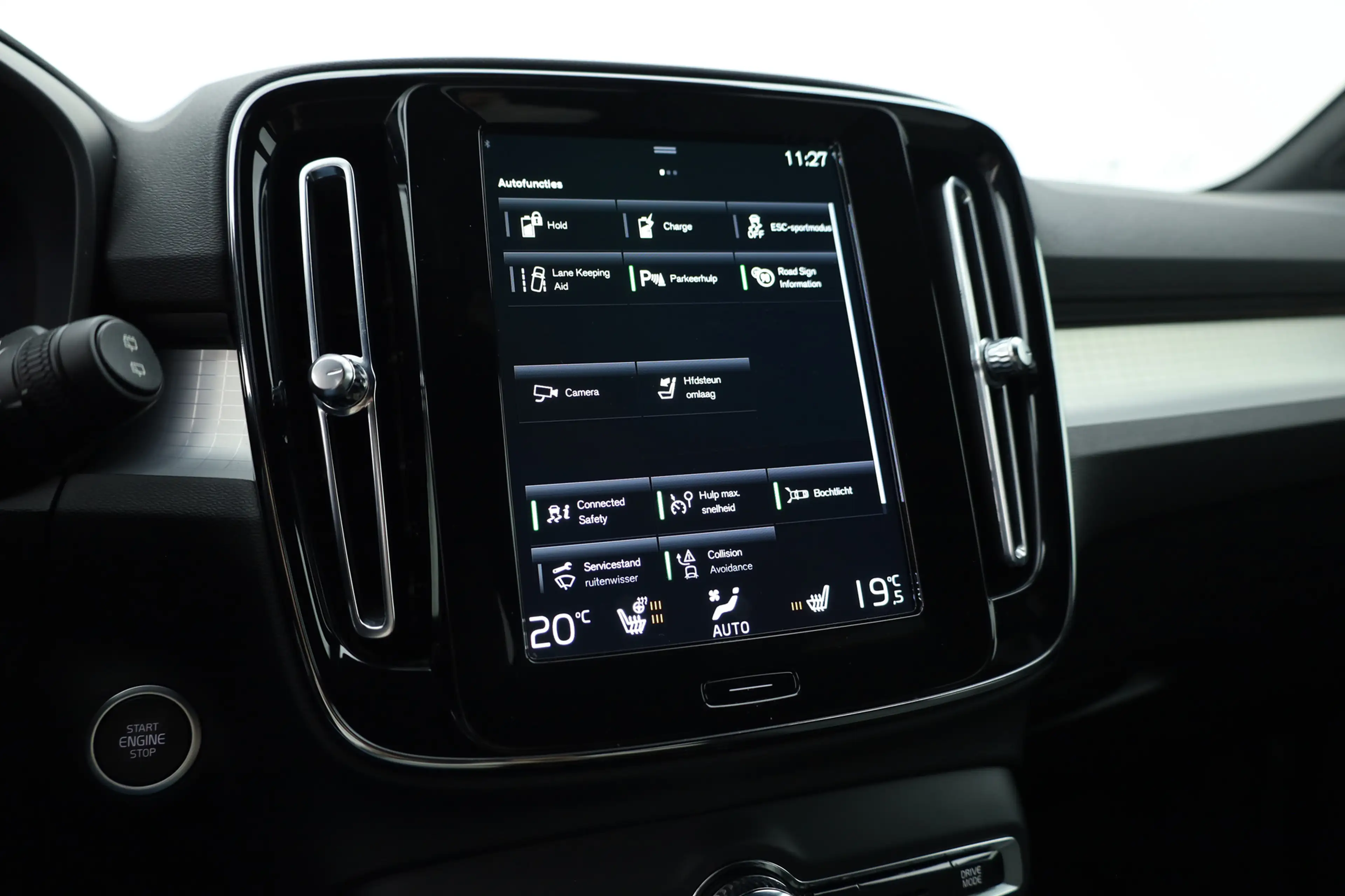 Volvo XC40 1.5 T5 Plug-in hybrid Plus Dark | Trekhaak | 360 c — photo 21