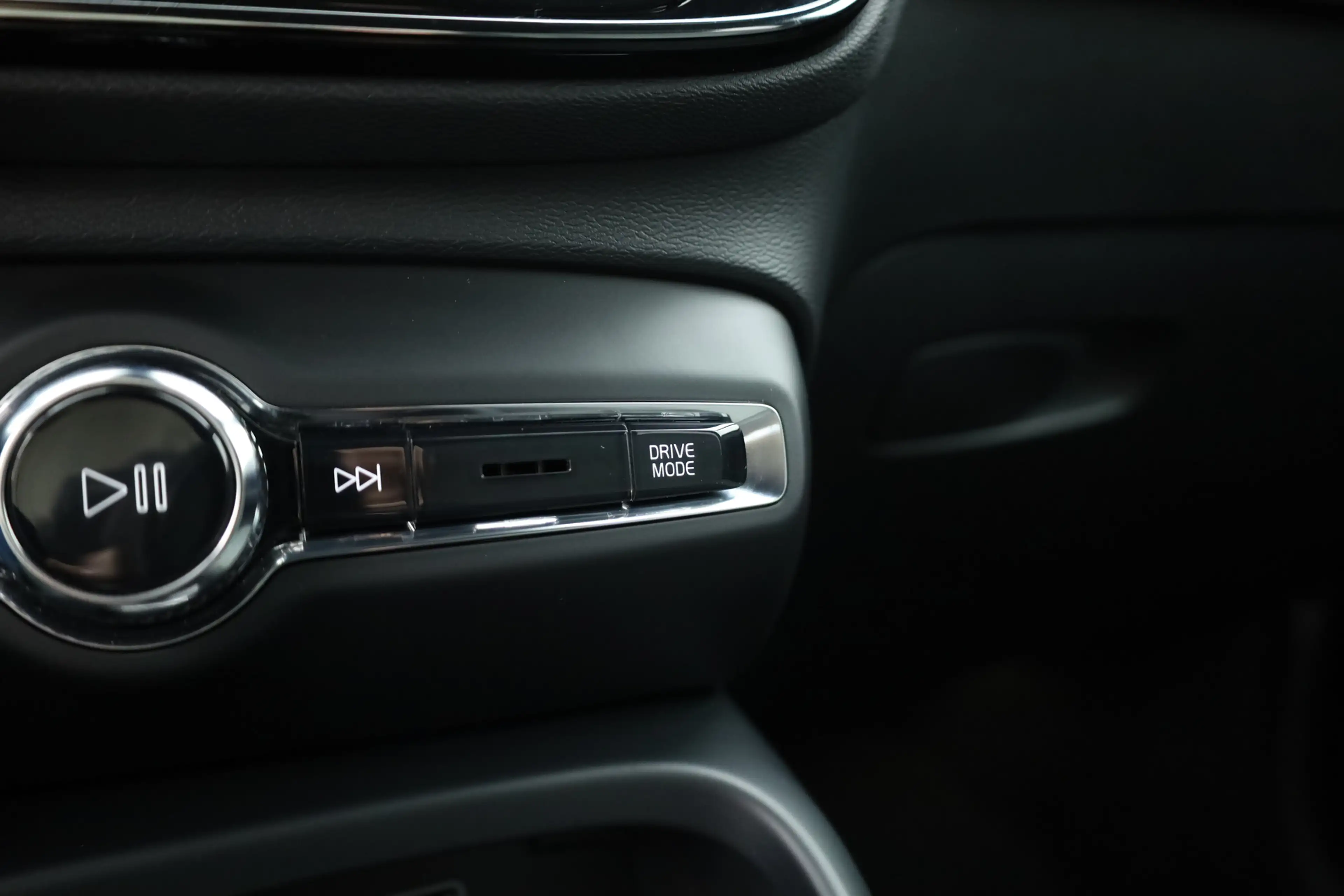 Volvo XC40 1.5 T5 Plug-in hybrid Plus Dark | Trekhaak | 360 c — photo 29
