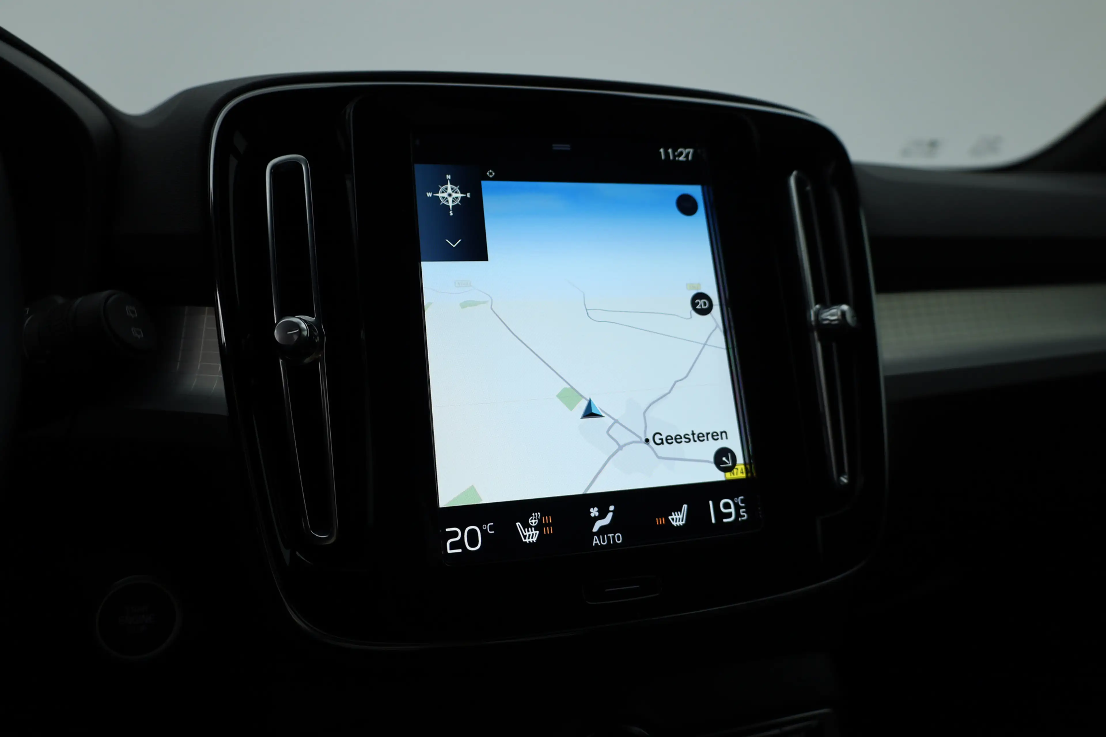 Volvo XC40 1.5 T5 Plug-in hybrid Plus Dark | Trekhaak | 360 c — photo 17