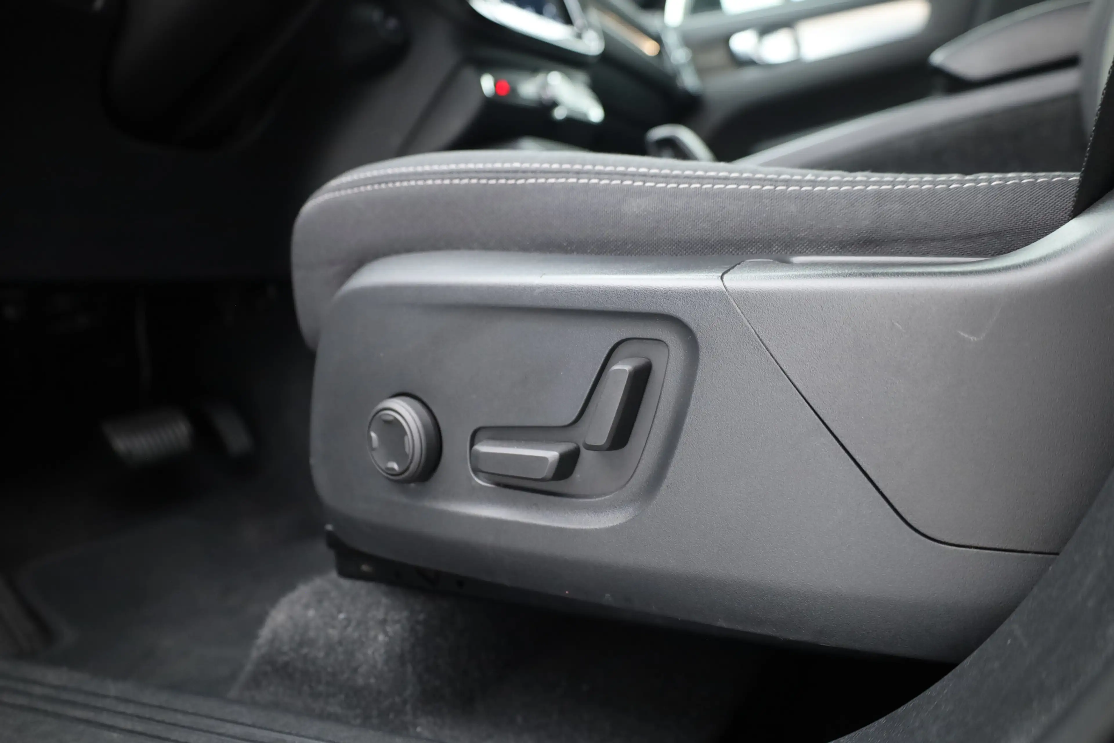 Volvo XC40 1.5 T5 Plug-in hybrid Plus Dark | Trekhaak | 360 c — photo 9