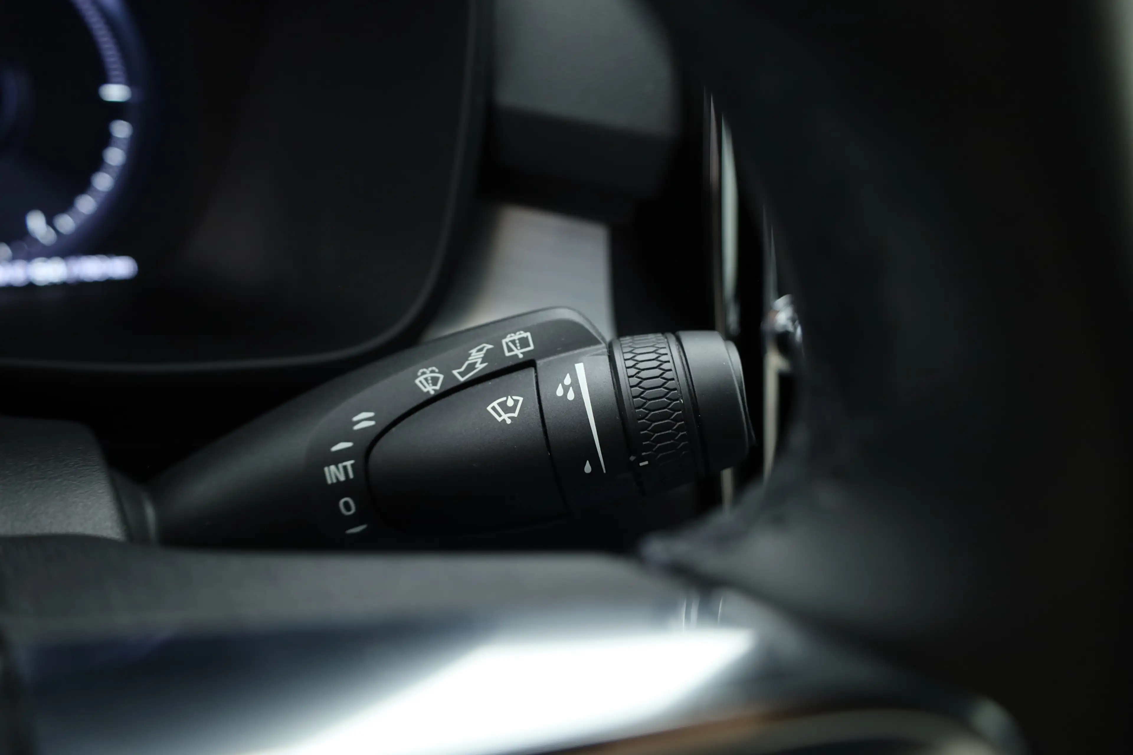 Volvo XC40 1.5 T5 Plug-in hybrid Plus Dark | Trekhaak | 360 c — photo 13