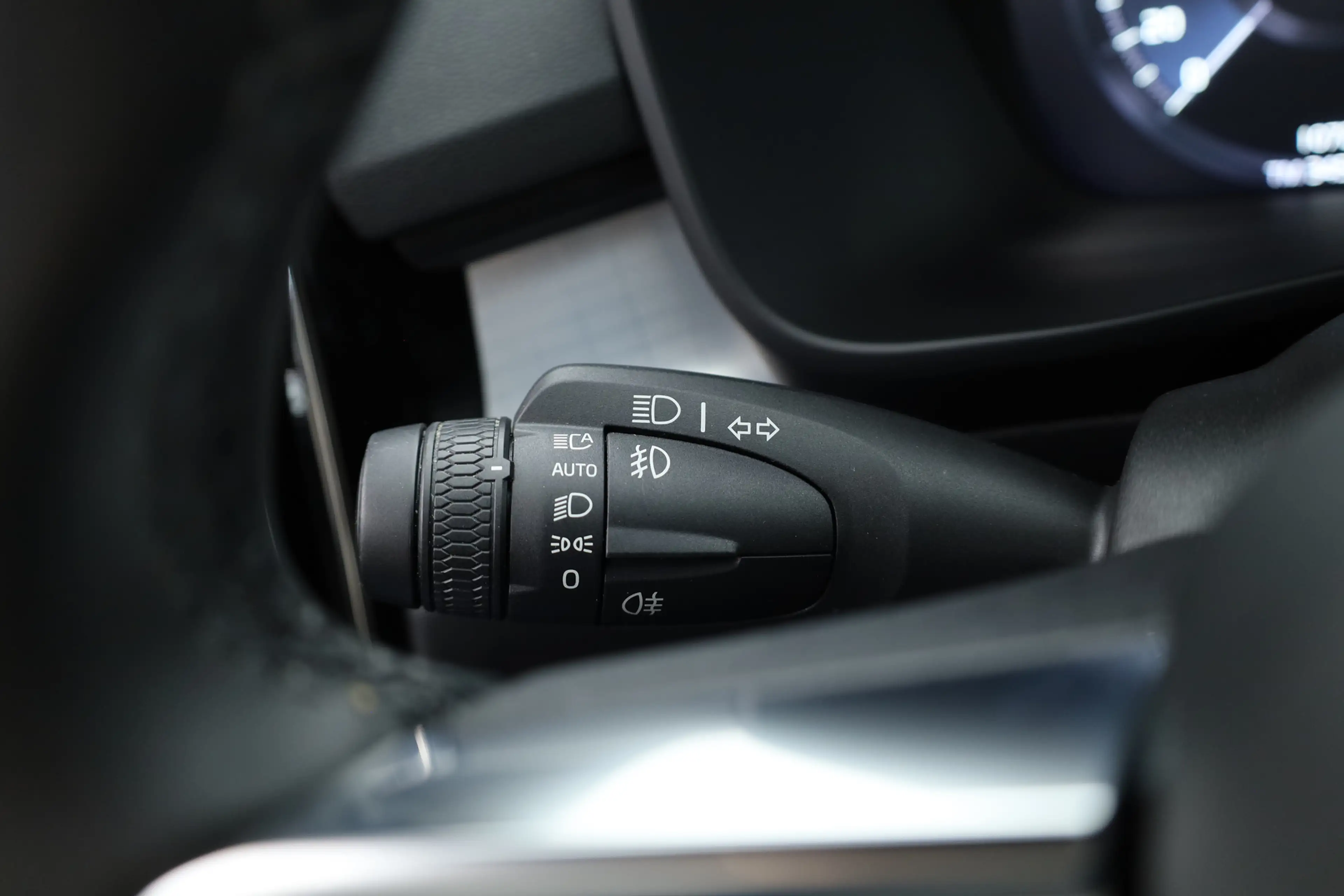 Volvo XC40 1.5 T5 Plug-in hybrid Plus Dark | Trekhaak | 360 c — photo 10