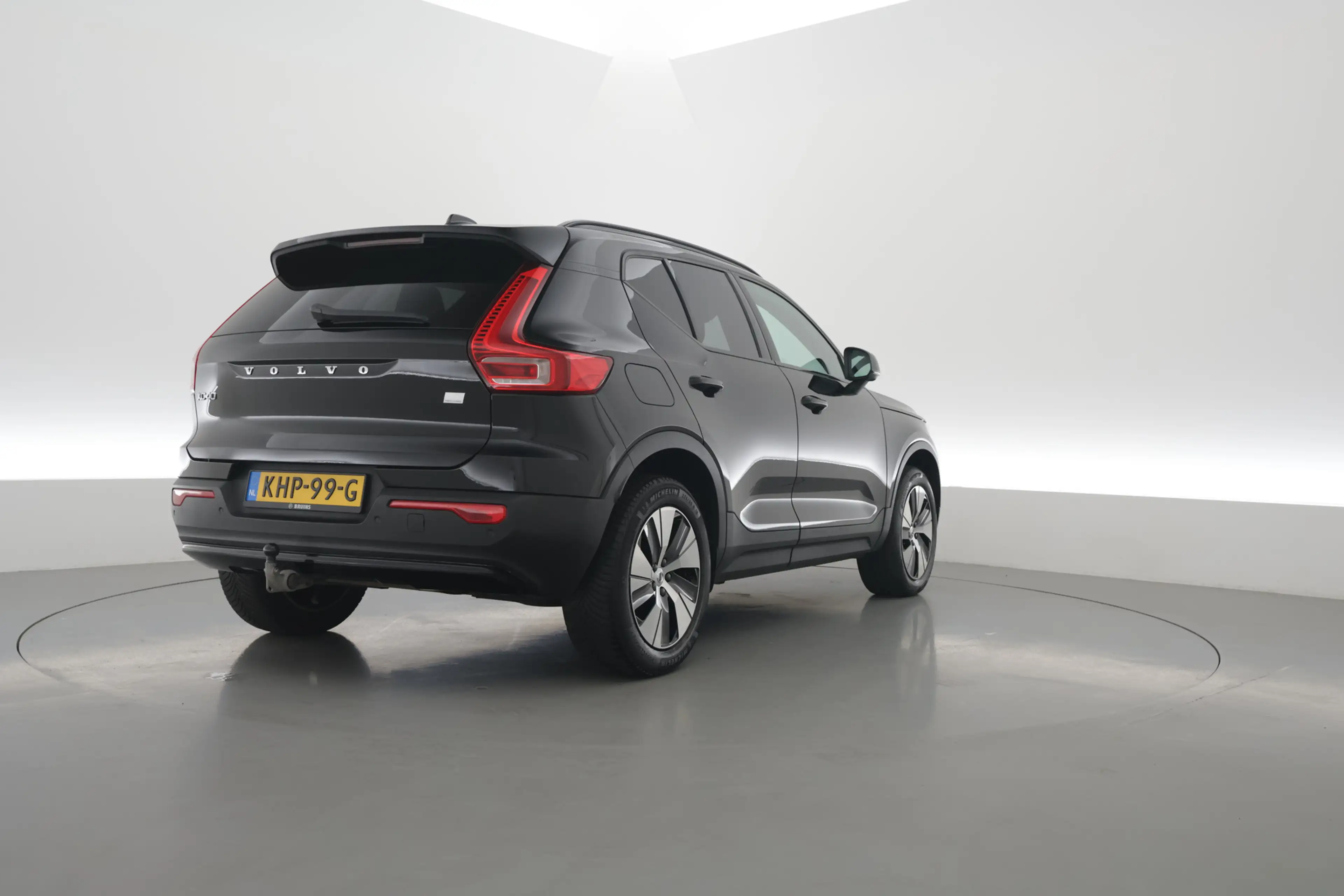 Volvo XC40 1.5 T5 Plug-in hybrid Plus Dark | Trekhaak | 360 c — photo 2