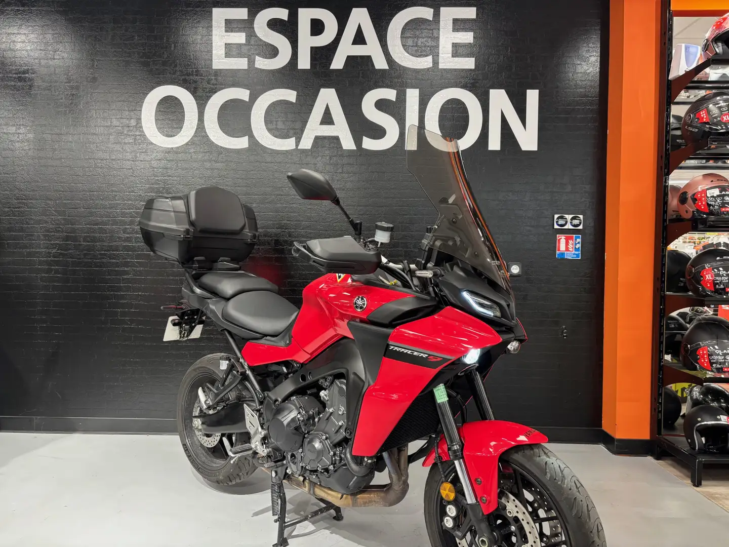 Yamaha MT-09 Rouge - 1