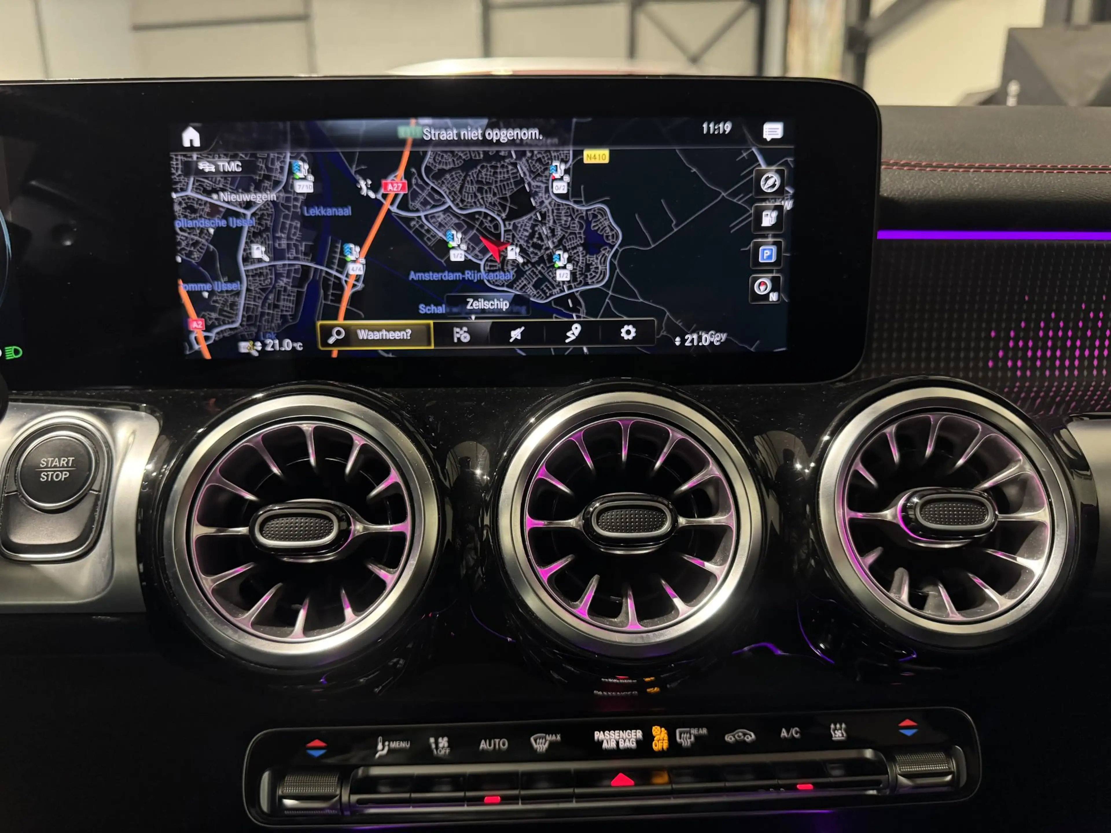 Mercedes-Benz EQB 250 AMG Line 7p. 67 kWh | panorama | sfeerverlichting — photo 15