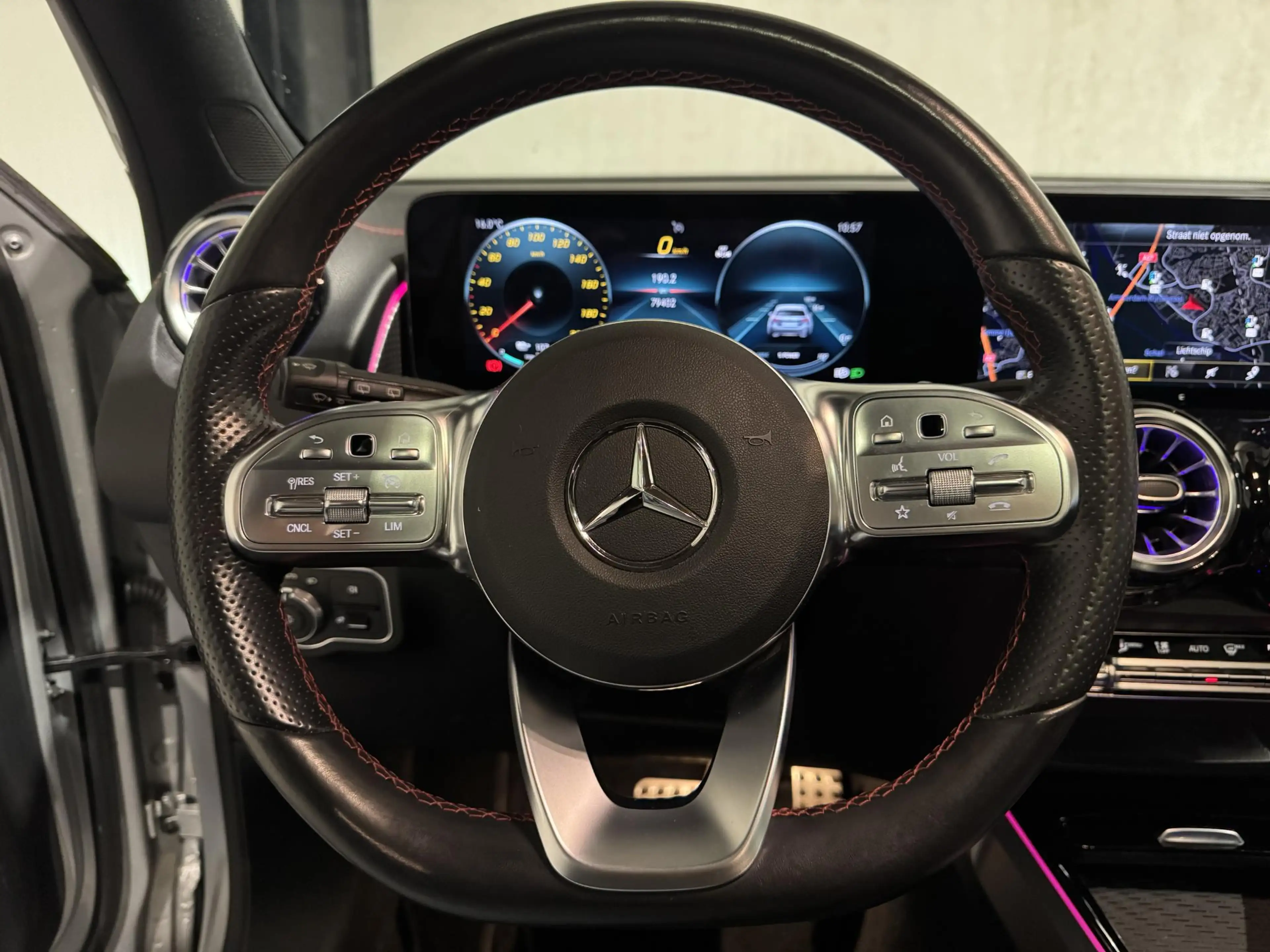 Mercedes-Benz EQB 250 AMG Line 7p. 67 kWh | panorama | sfeerverlichting — photo 4