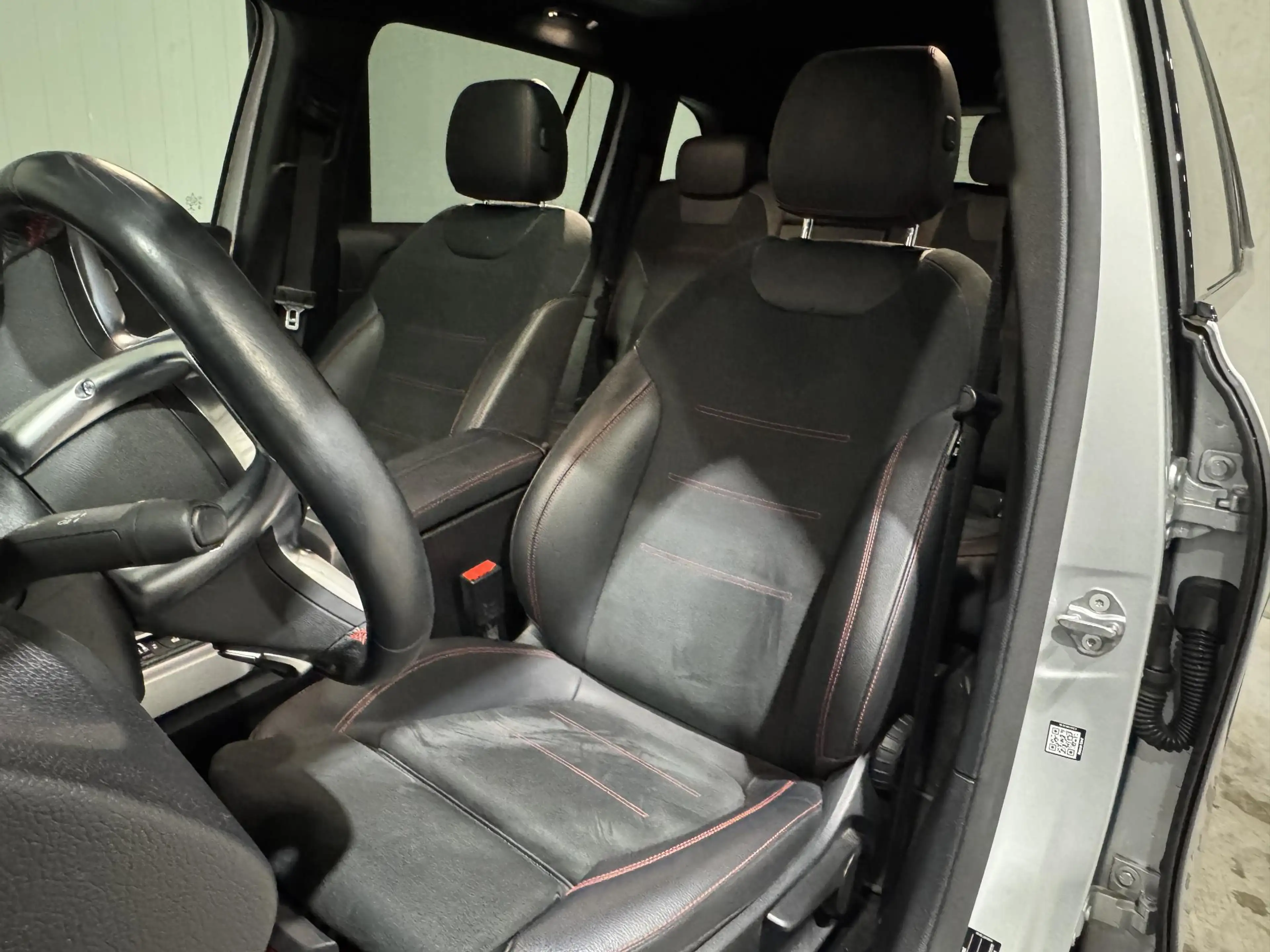Mercedes-Benz EQB 250 AMG Line 7p. 67 kWh | panorama | sfeerverlichting — photo 7