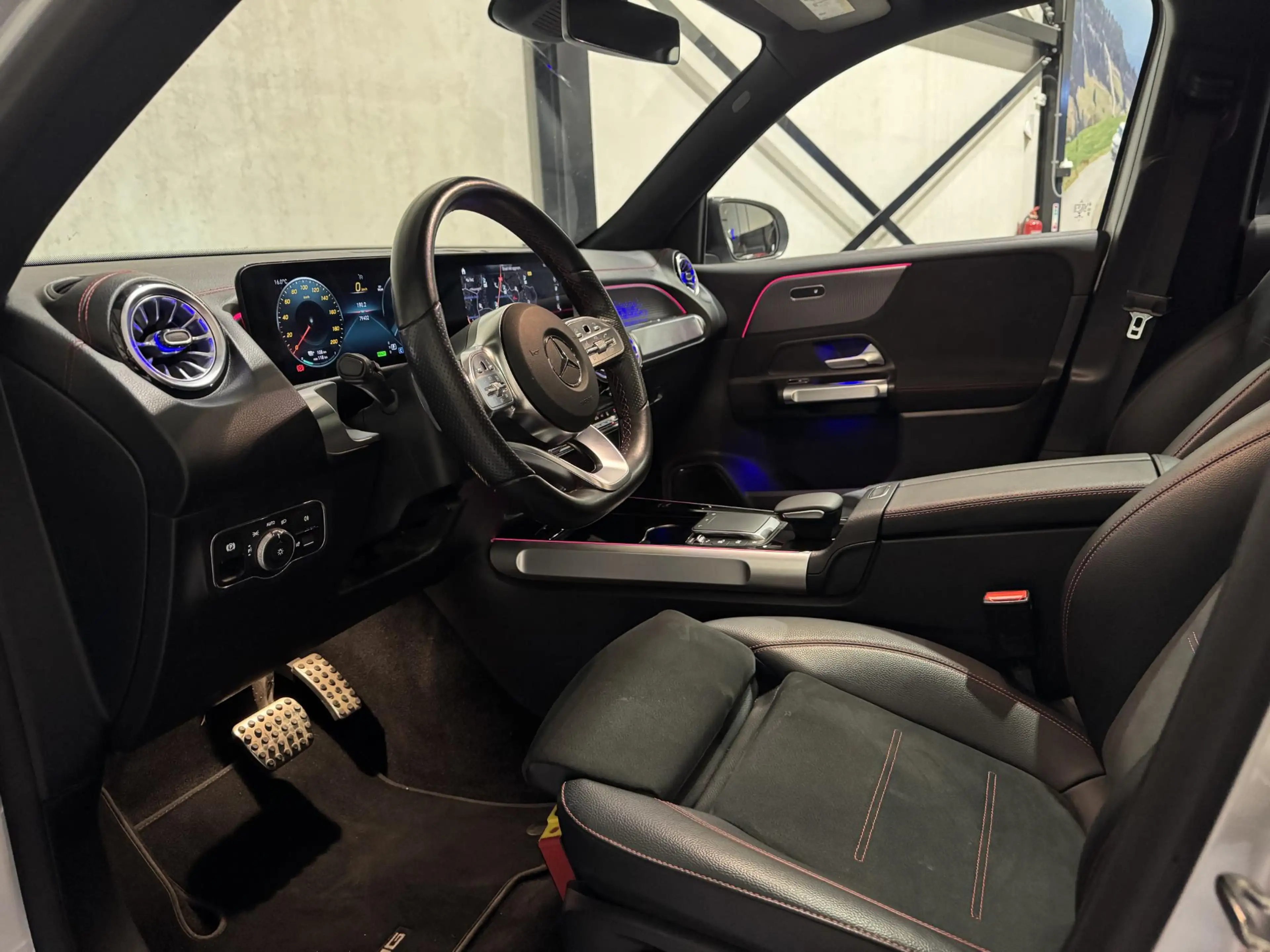 Mercedes-Benz EQB 250 AMG Line 7p. 67 kWh | panorama | sfeerverlichting — photo 5