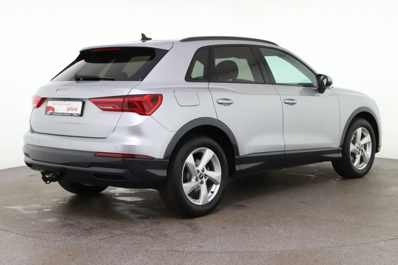 Audi Q3 35 TFSI S tronic Advanced LED ACC Navi AHK Silber - 2
