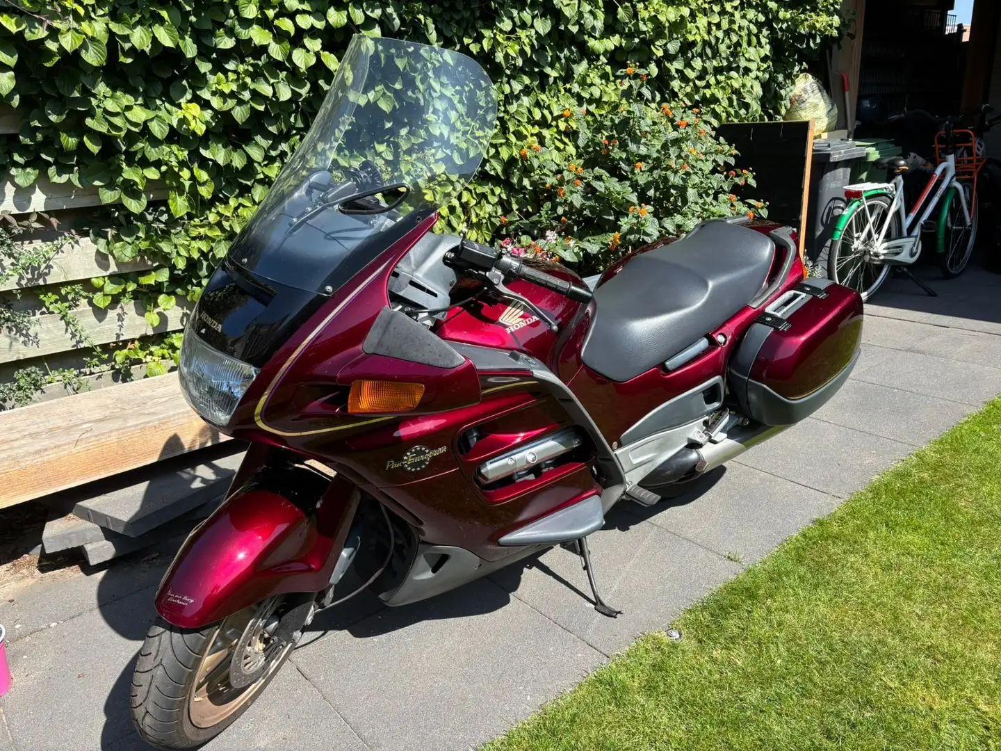 Honda Pan European Красный - 1