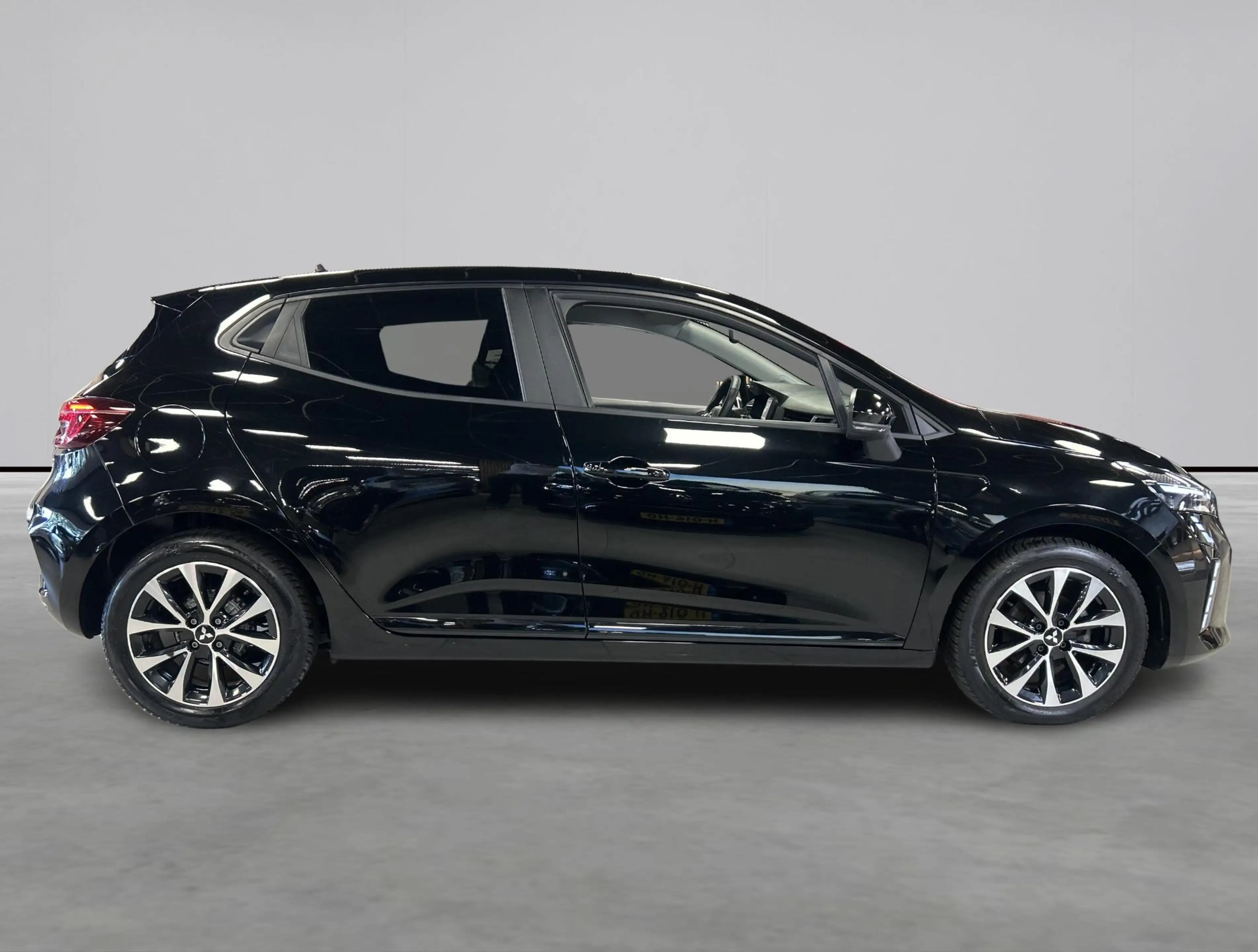 Mitsubishi Colt 1.0T MT Intense — photo 6