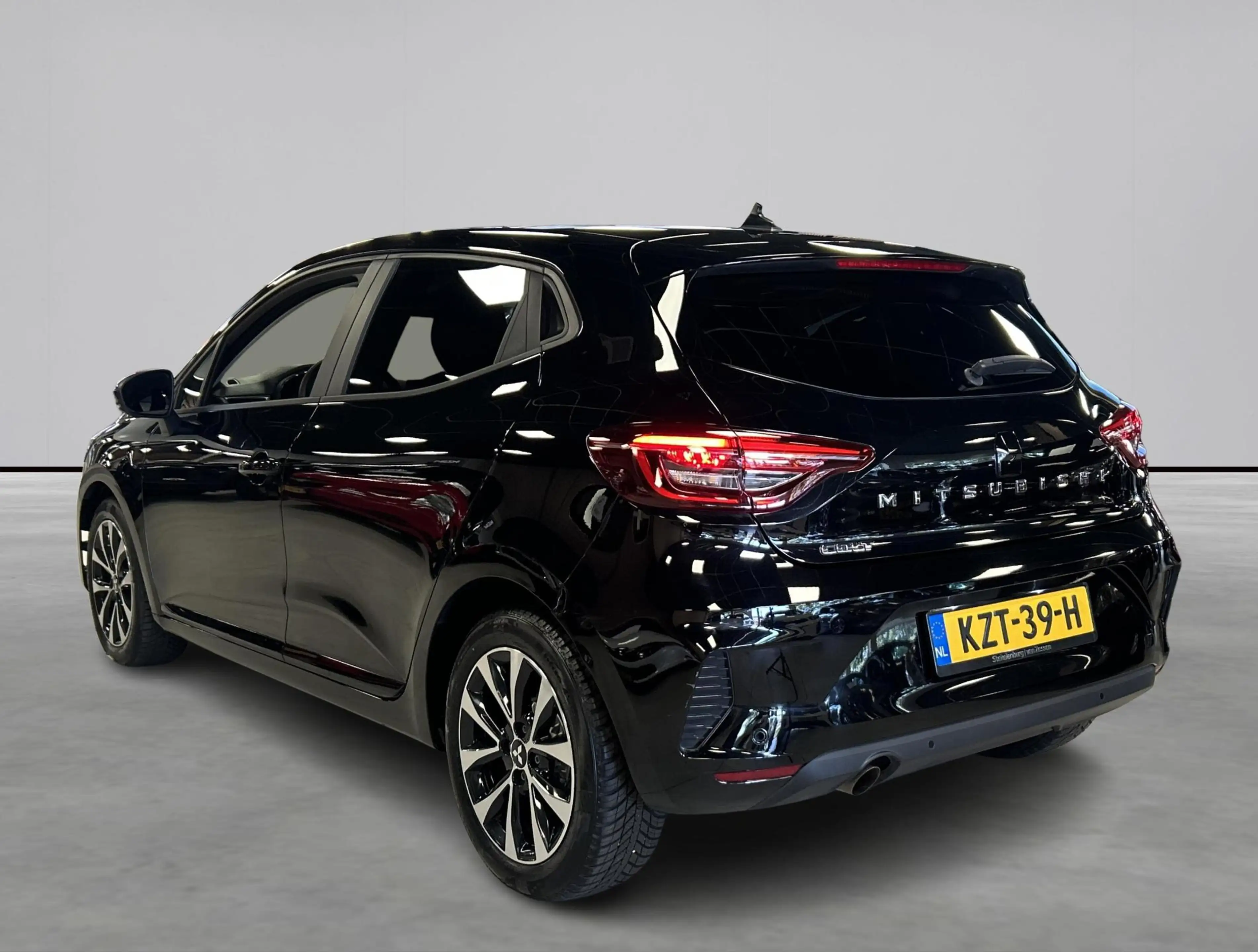 Mitsubishi Colt 1.0T MT Intense — photo 3