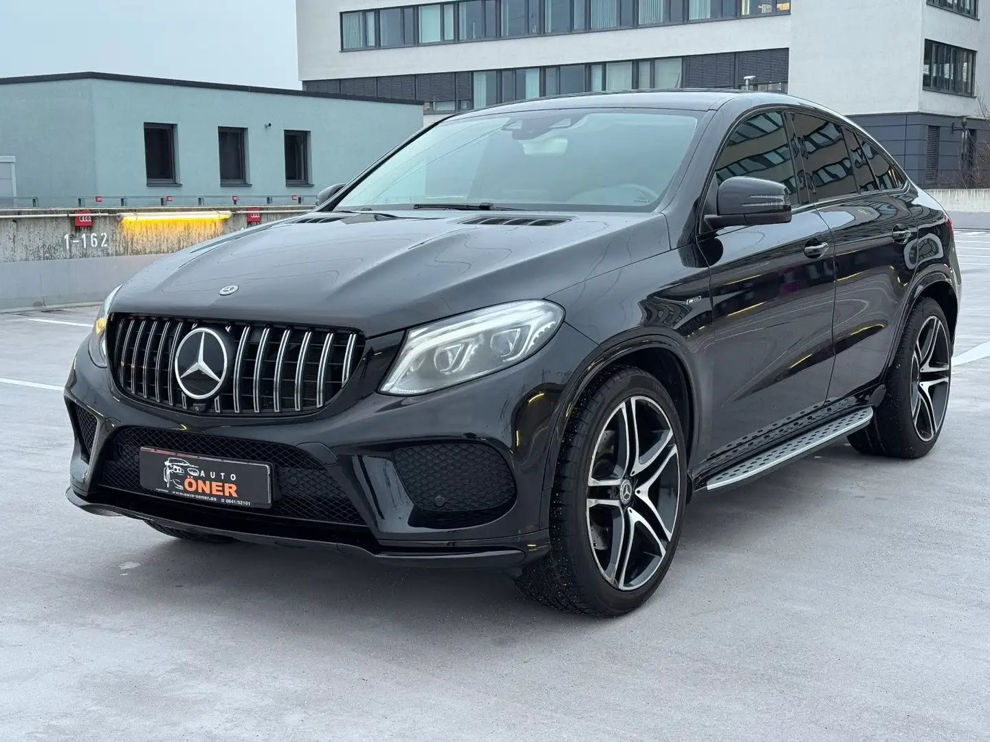 Mercedes-Benz GLE 450 /43 AMG *SHZ hinten *HarmanKardon*360° Zwart - 1