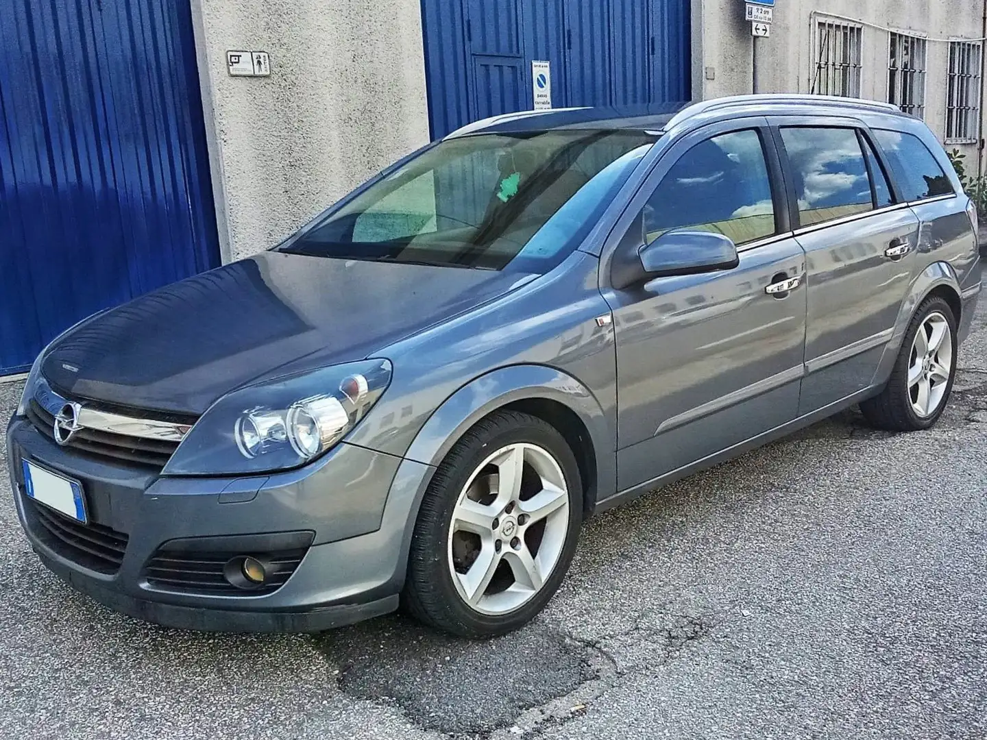 Opel Astra SW 1.6 twinport Cosmo *UNIPROPRIETARIO* Gris - 1