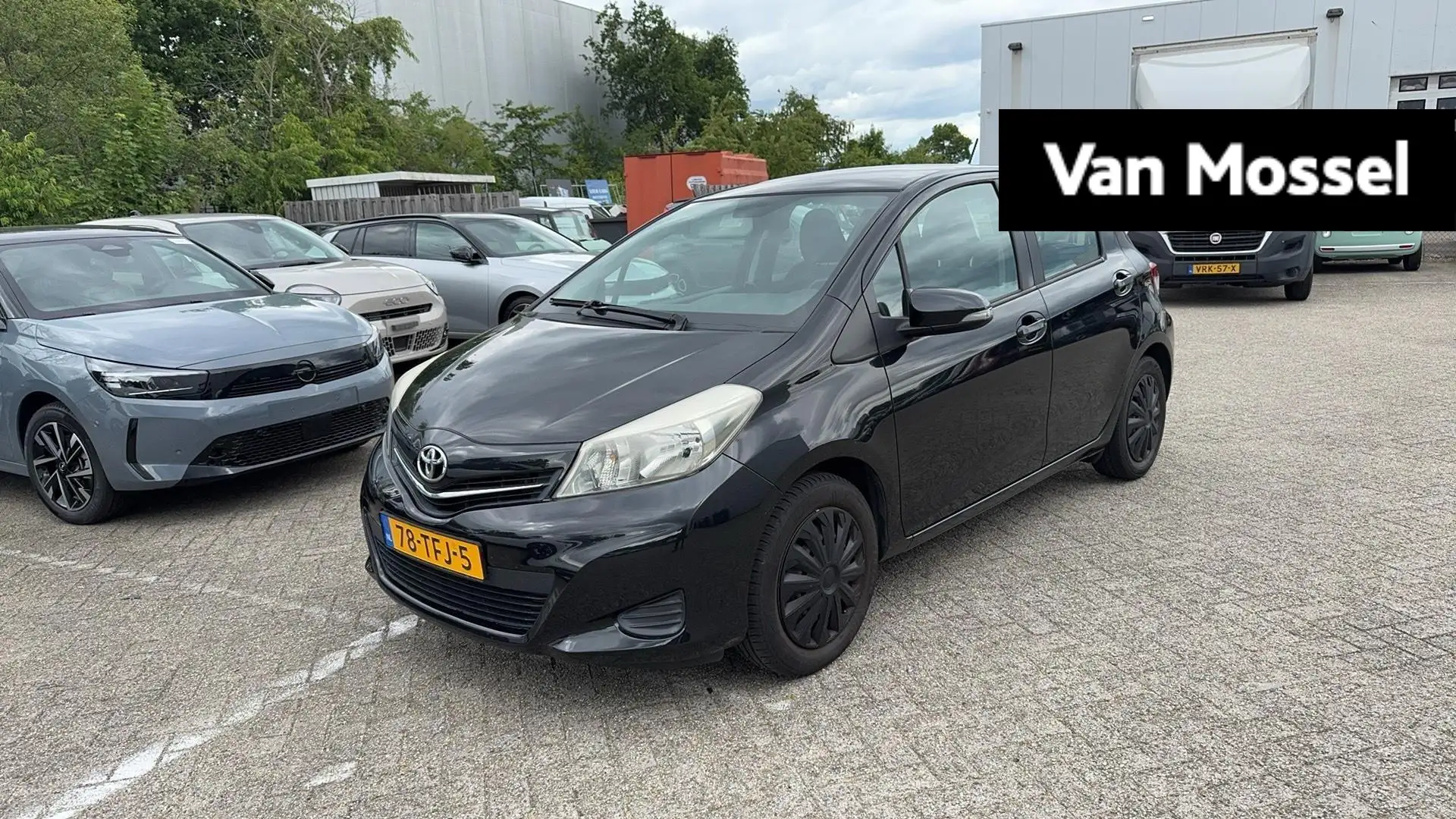 Toyota Yaris 1.3 VVT-i Aspiration Nero - 1