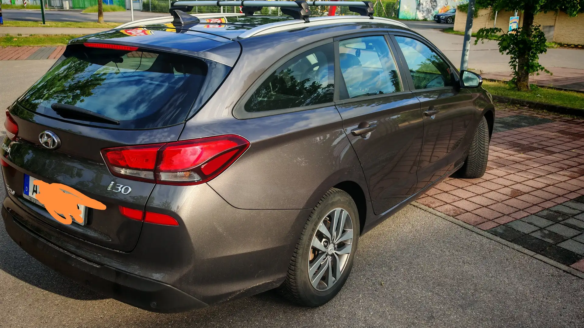 Hyundai i30 i30 Kombi 1.6 CRDI Trend Grau - 2