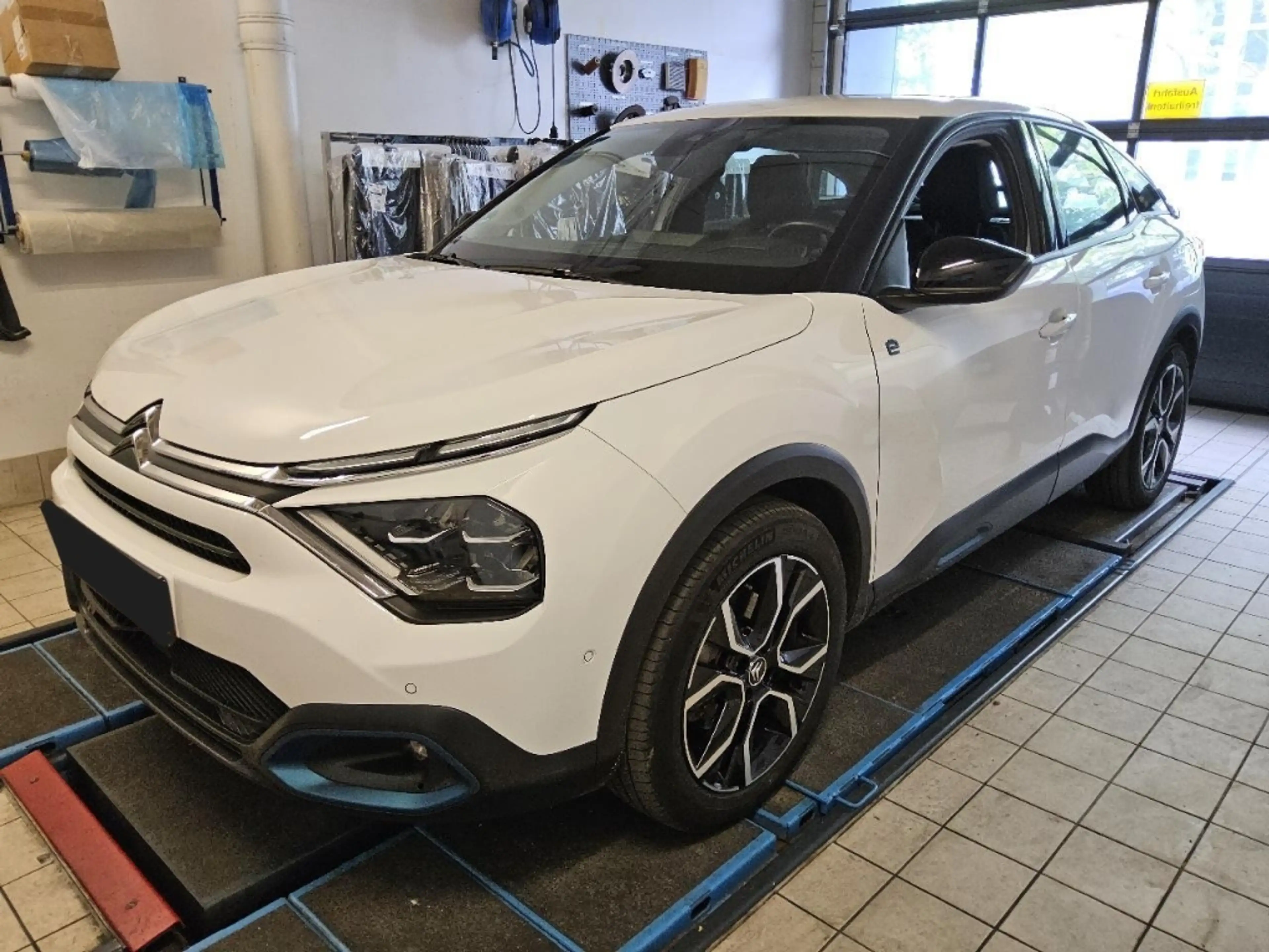 Citroen E-C4 Electric Feel Pack 11kw Shz Navi Kamera Head-up — photo 2