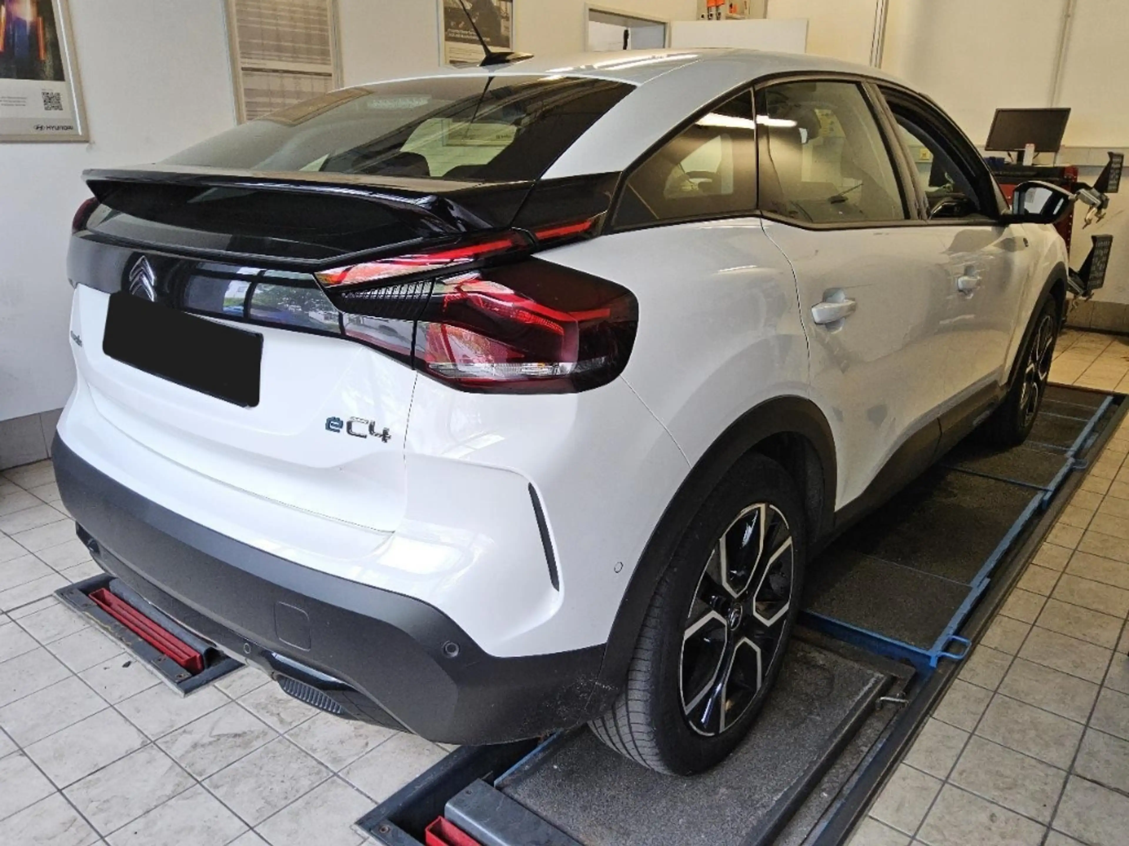 Citroen E-C4 Electric Feel Pack 11kw Shz Navi Kamera Head-up — photo 3