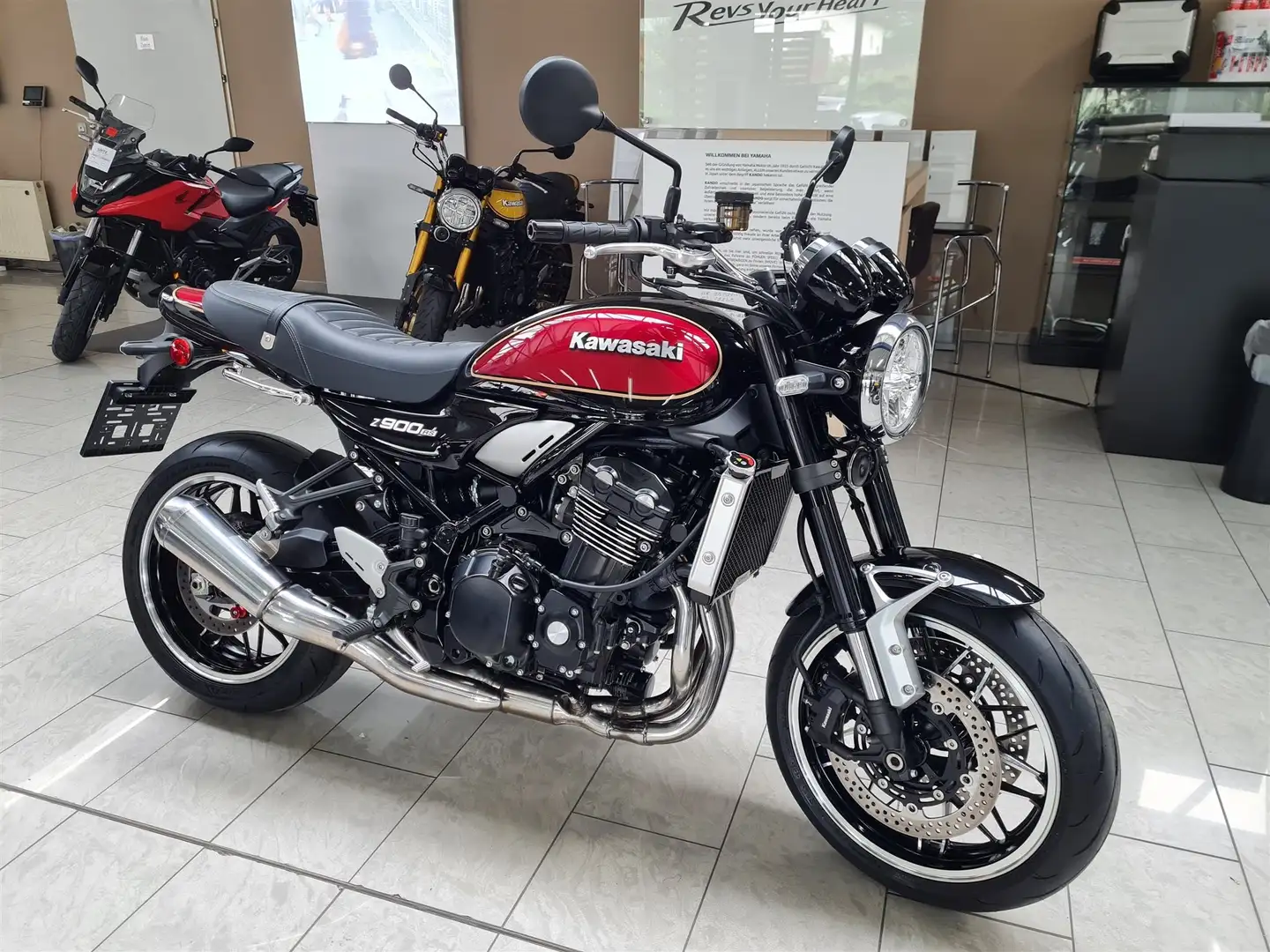 Kawasaki Z 900 Rojo - 1