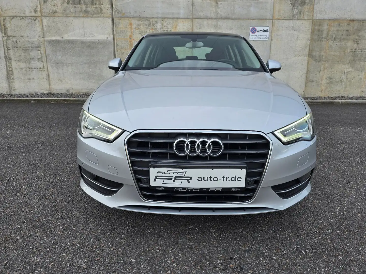 Audi A3 Sportback 1.4TFSI 122PS 1.Hd Scheckheft Audi Silber - 2