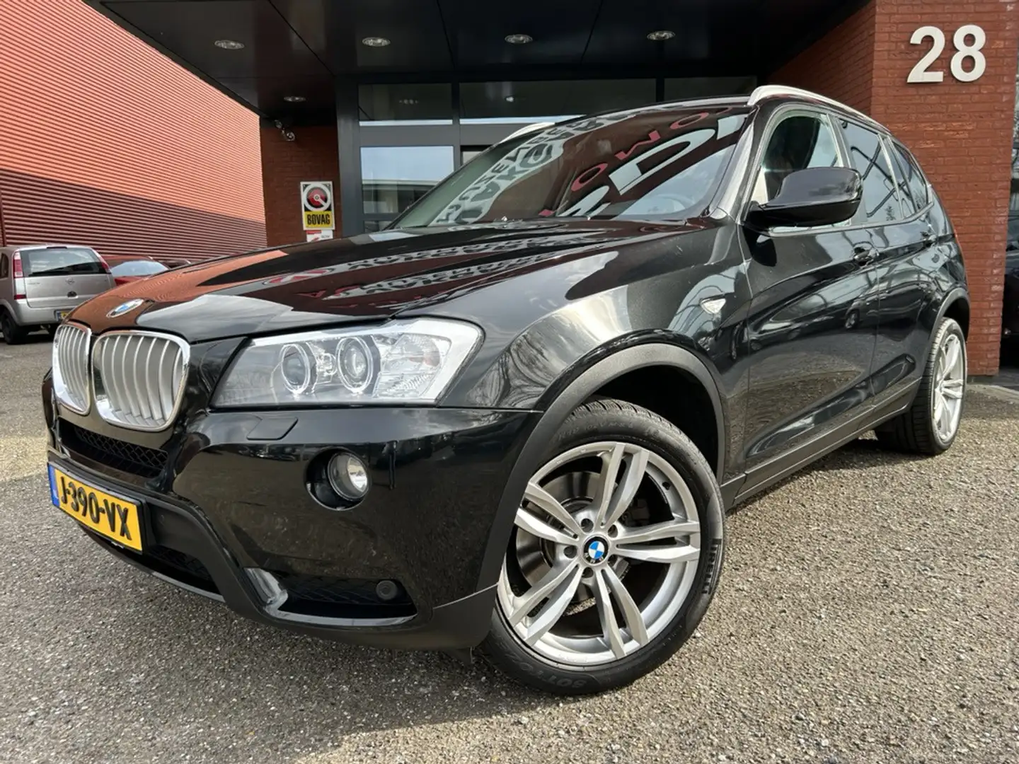 BMW X3 xDrive28i Upgrade Edition // NAVI // PDC // CLIMA Zwart - 2