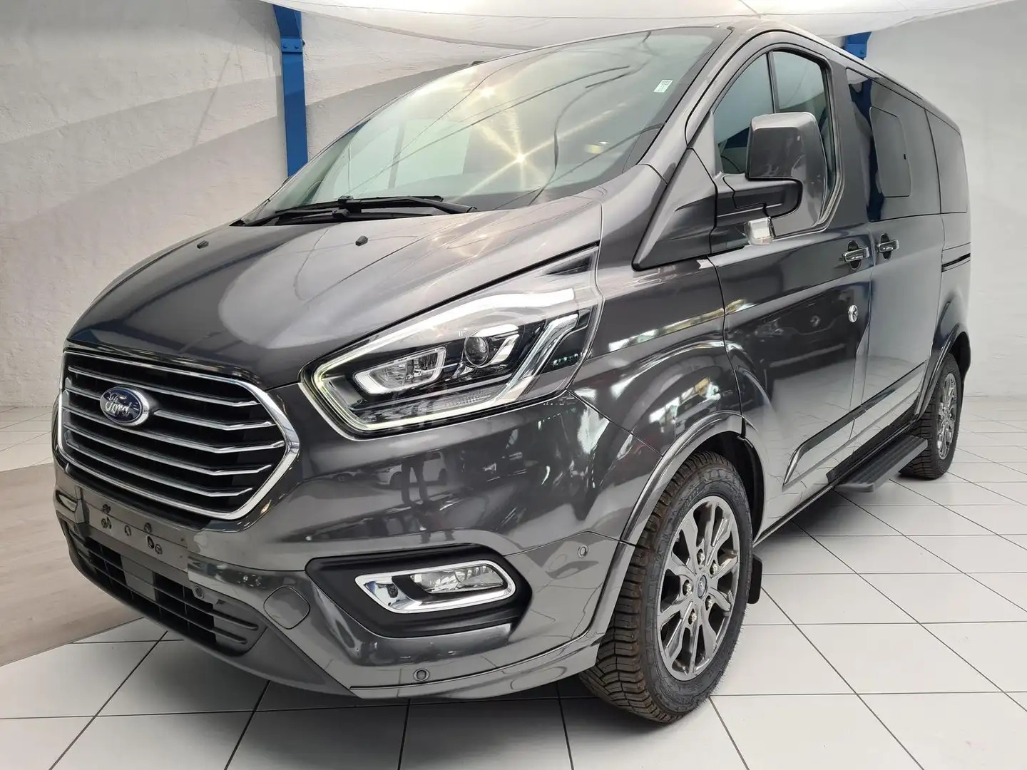 Ford Tourneo Custom 2.0TDCi 320 L1 Titanium X | Xenon Grau - 2