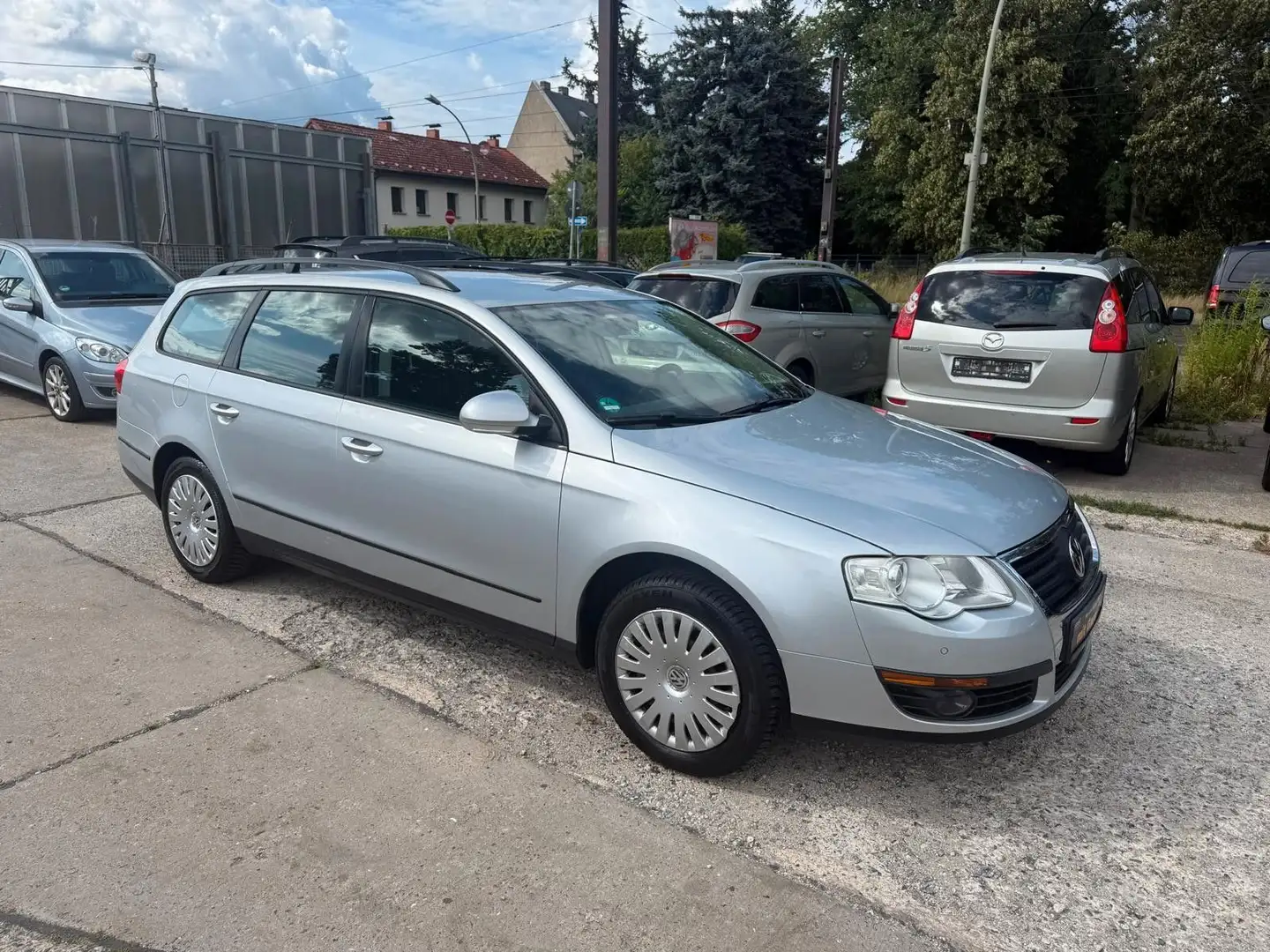 Volkswagen Passat Variant Trendline*TUV NEU*AUTOMATIK* Silber - 1