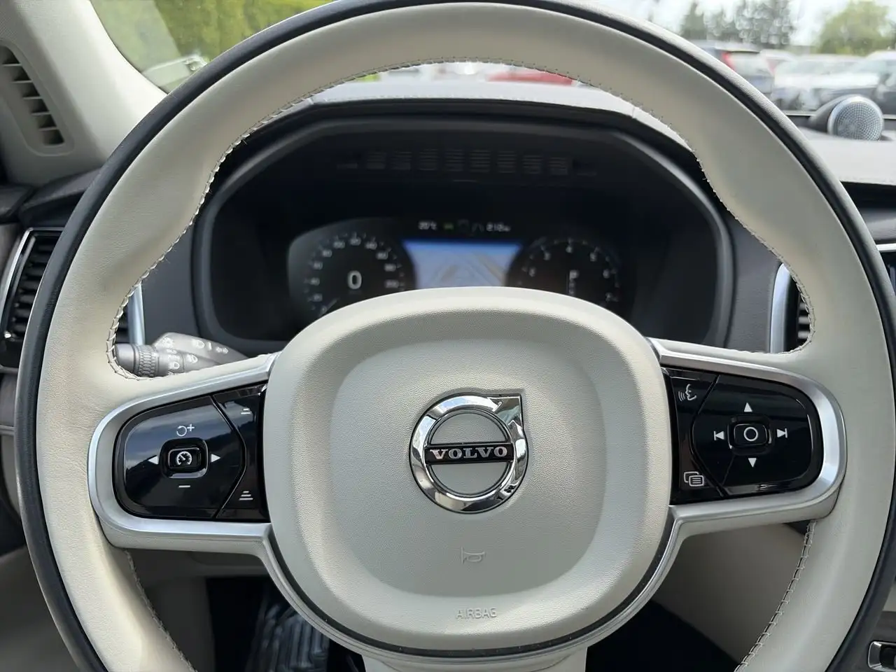 Volvo XC90 снимка Volvo XC90