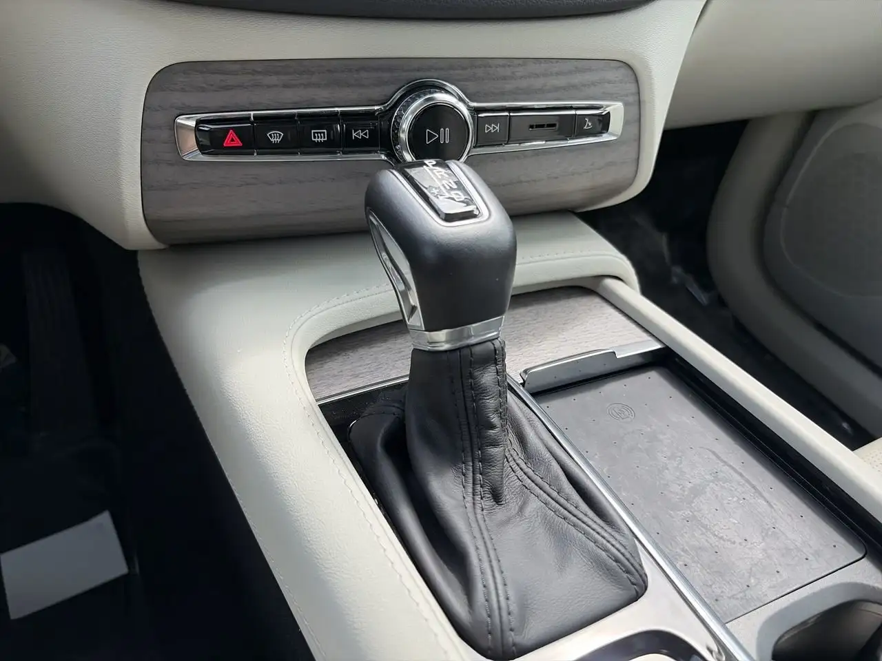Volvo XC90 снимка Volvo XC90