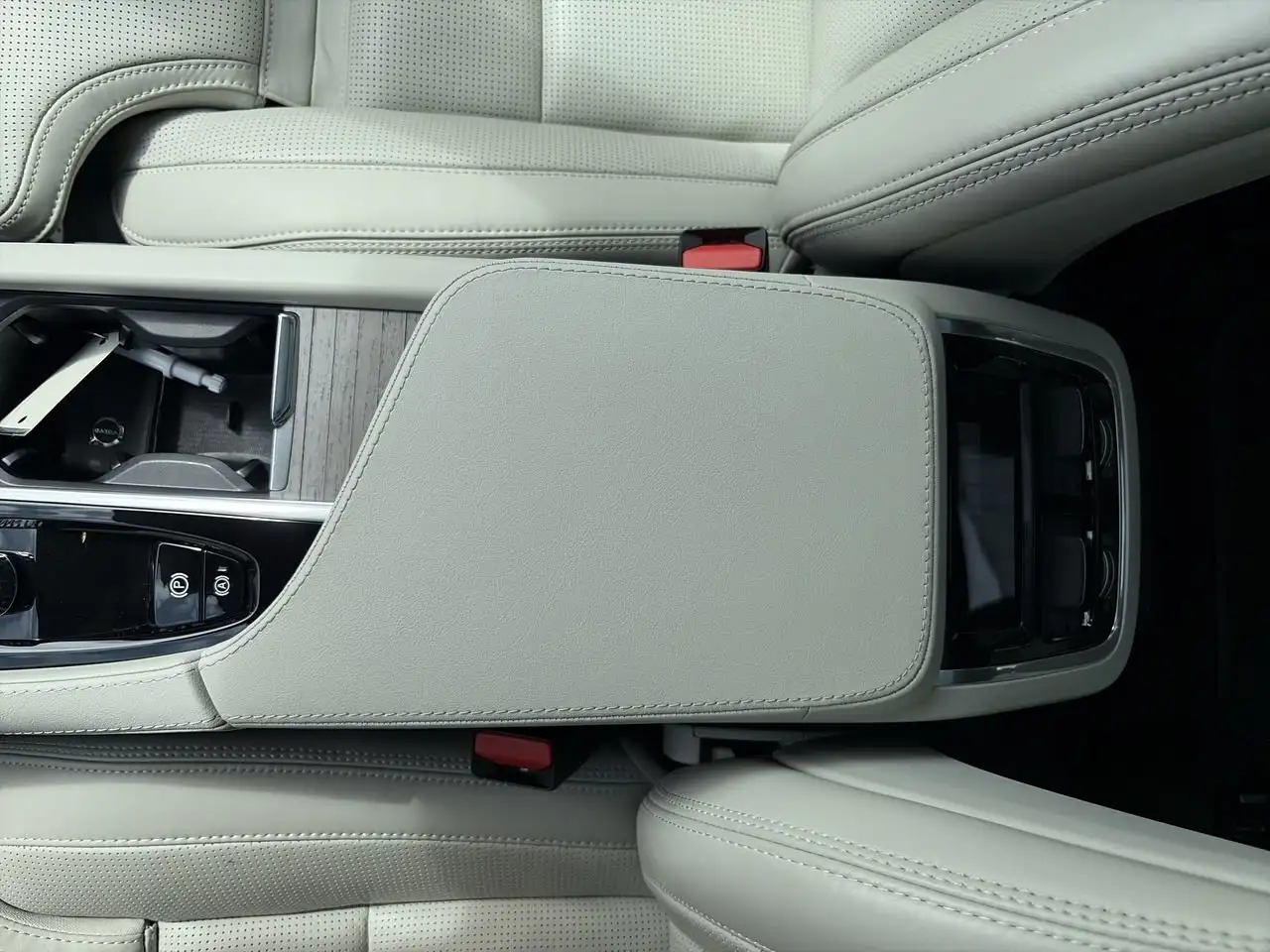 Volvo XC90 снимка Volvo XC90