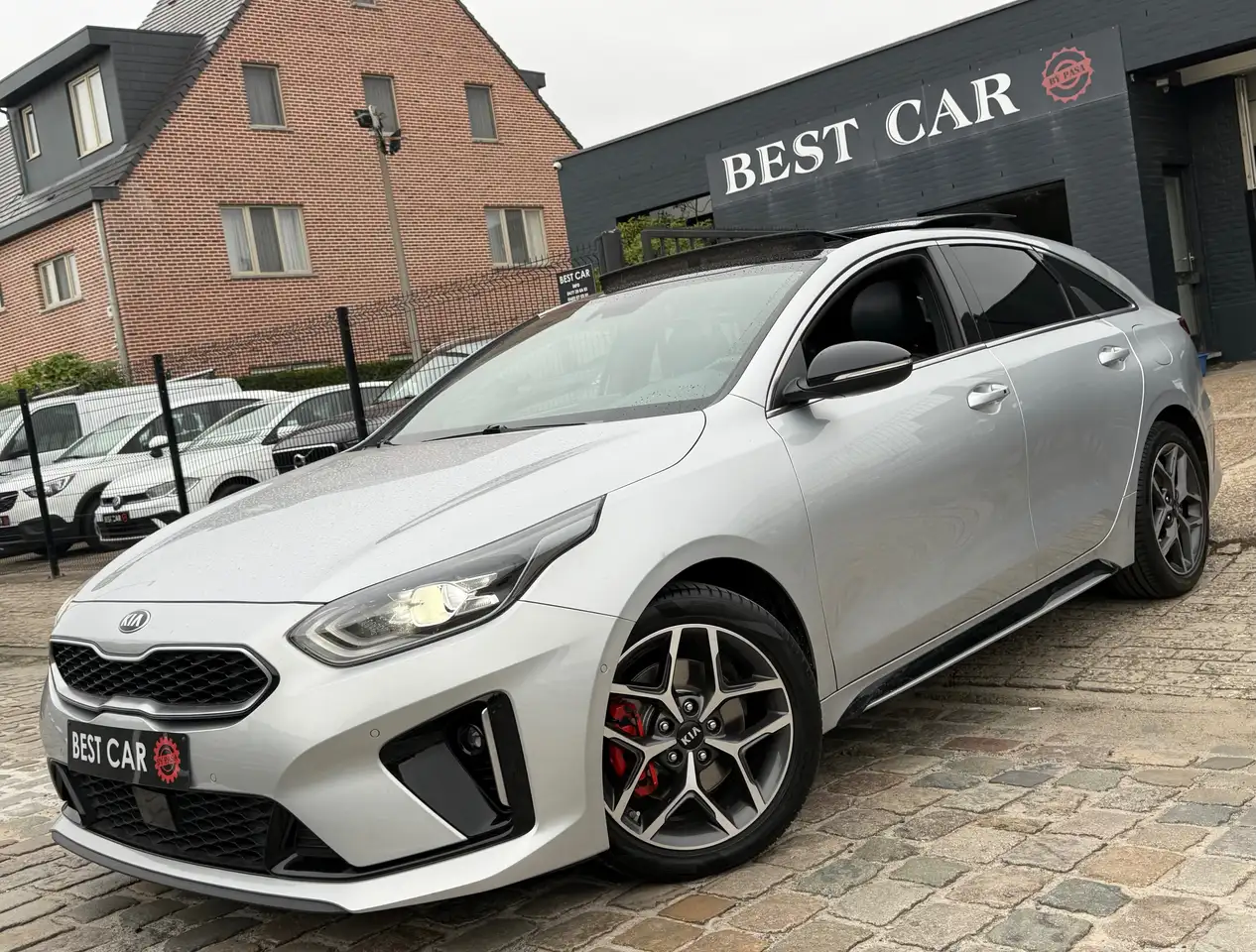 Kia Procee'd