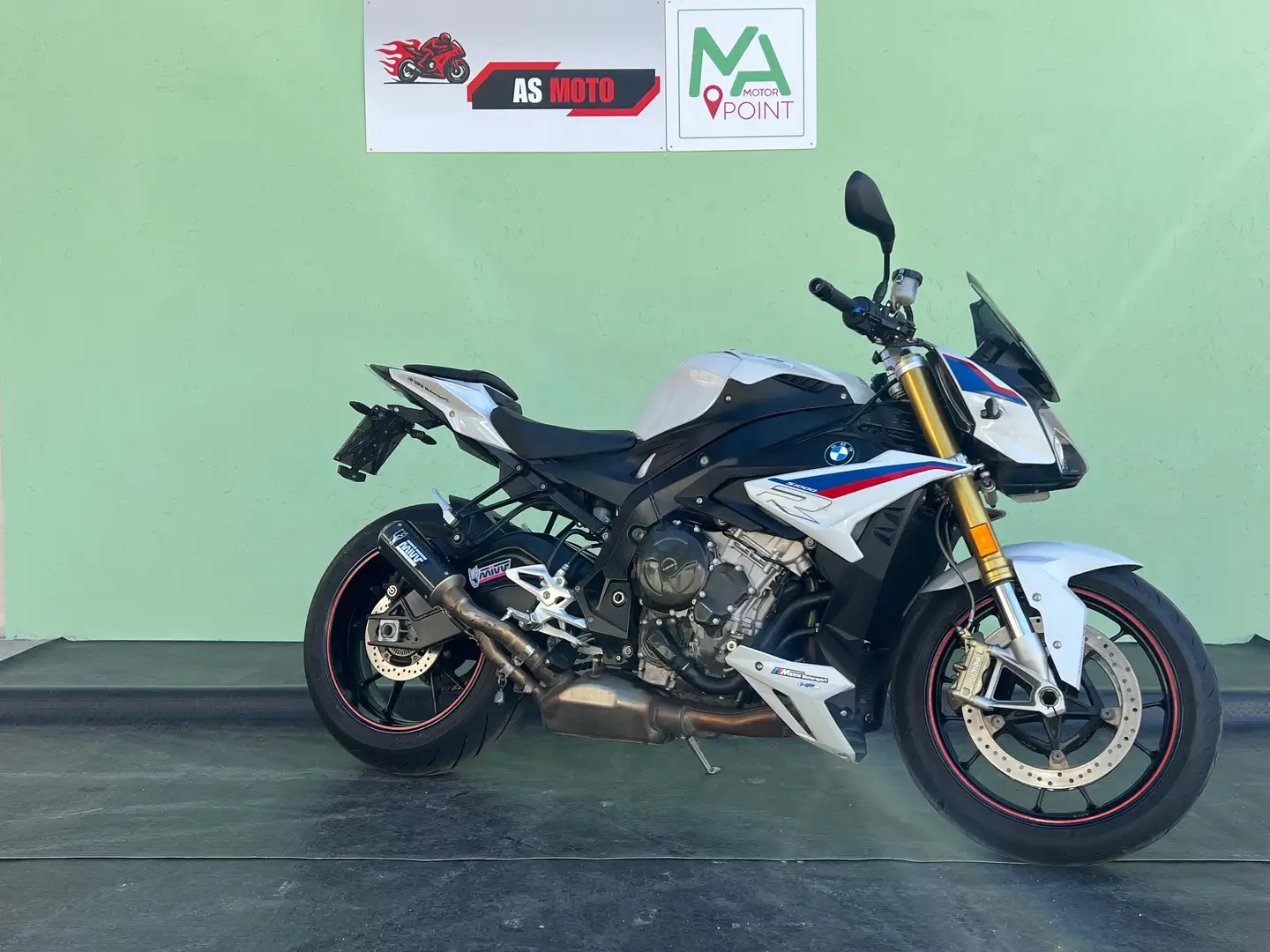 BMW S 1000 R in formula 50% - 2