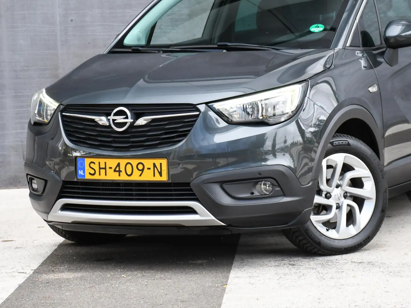 Opel Crossland X Innovation 1.2 Turbo 110pk PDC + CAM. | AGR | DAB Grijs - 2