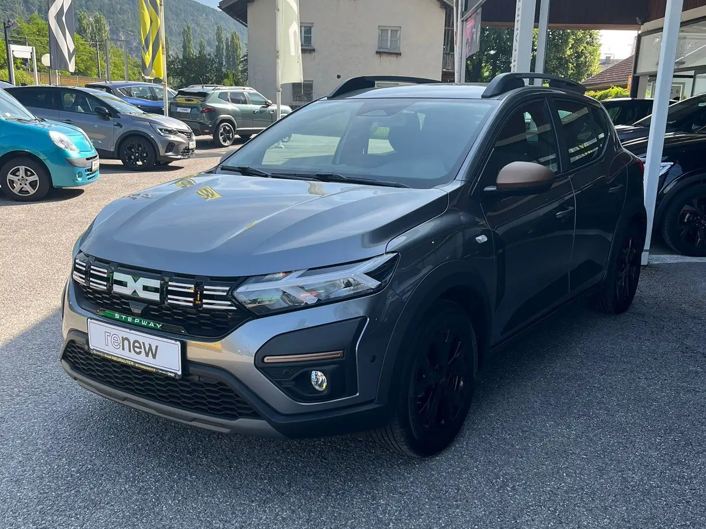 Dacia Sandero Stepway Extreme+ TCe 90 Grau - 1