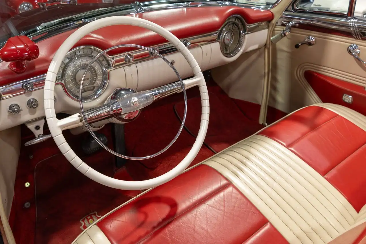 Oldsmobile Ninety-Eight Convertible, foto 3