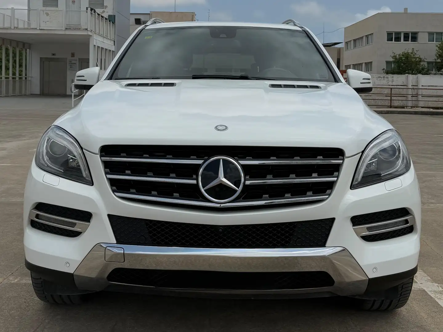 Mercedes-Benz ML 400 MATIC Weiß - 1