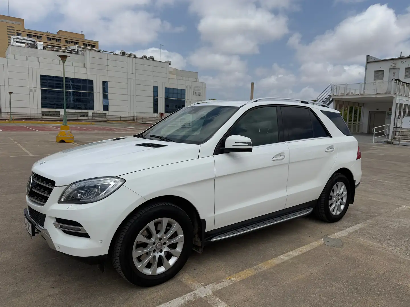 Mercedes-Benz ML 400 MATIC Weiß - 2