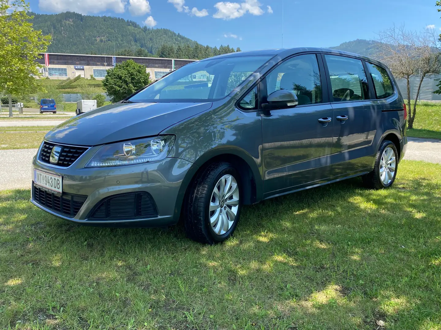 SEAT Alhambra Alhambra Business 2,0 TDI DSG Business Grau - 1