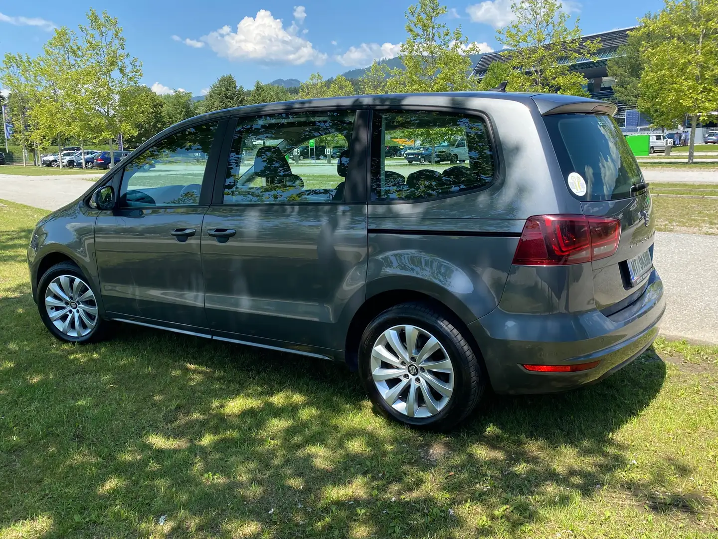SEAT Alhambra Alhambra Business 2,0 TDI DSG Business Grau - 2