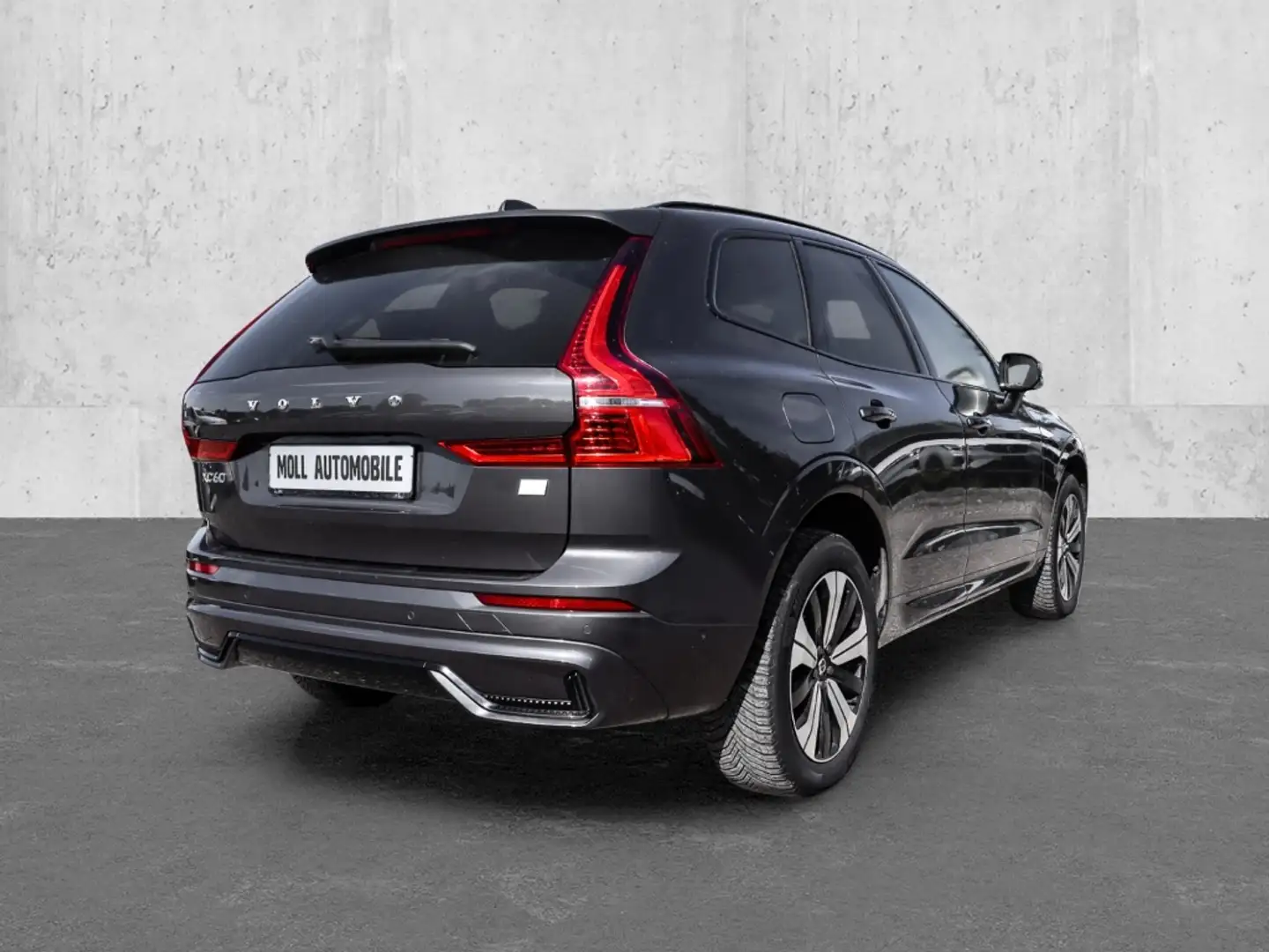 Volvo XC60 Plus Dark Recharge Plug-In Hybrid AWD T8 Twin Engi Grau - 2