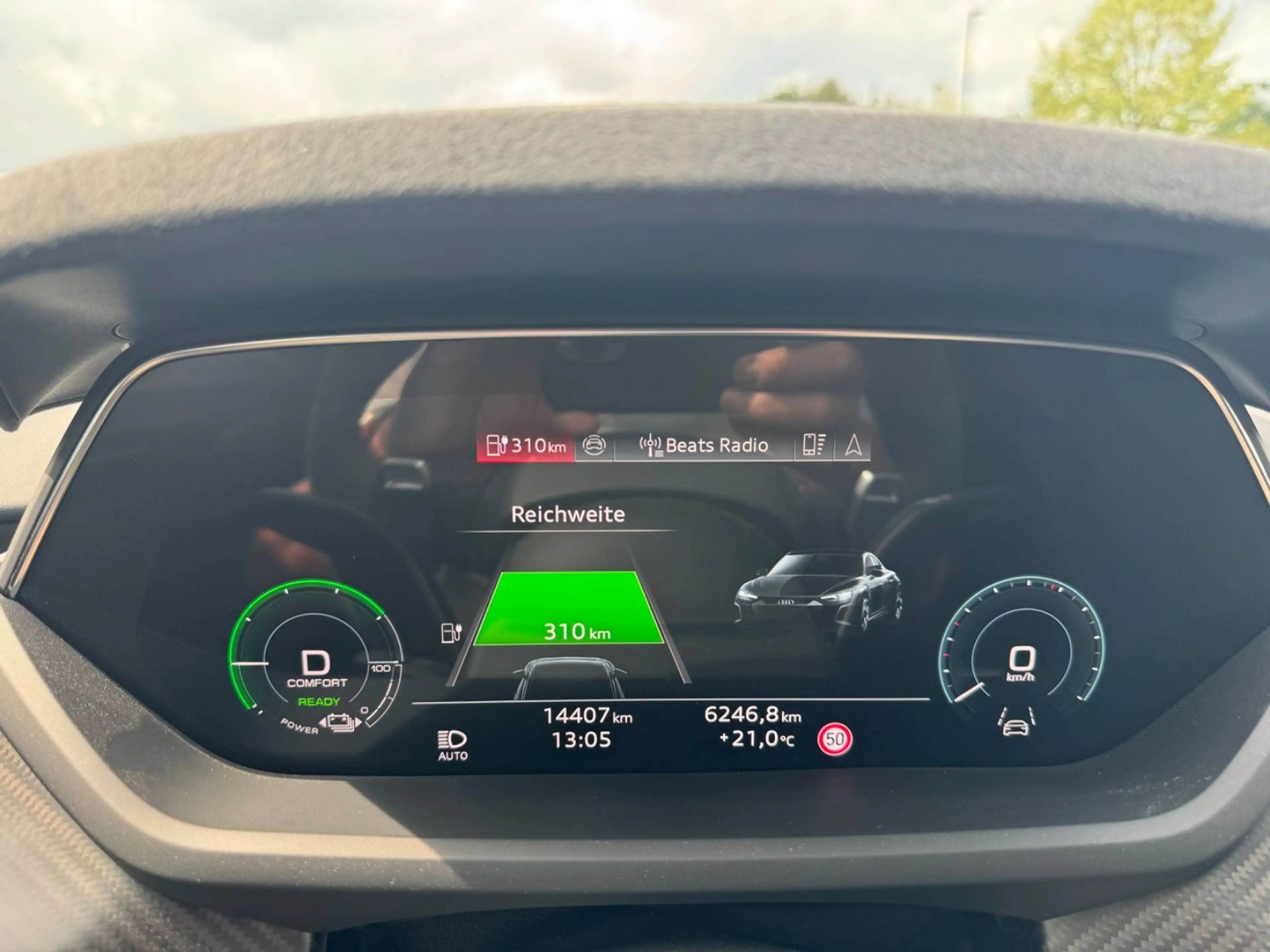 Audi e-tron GT RS quattro -Matrix -Pano -HUD — photo 13