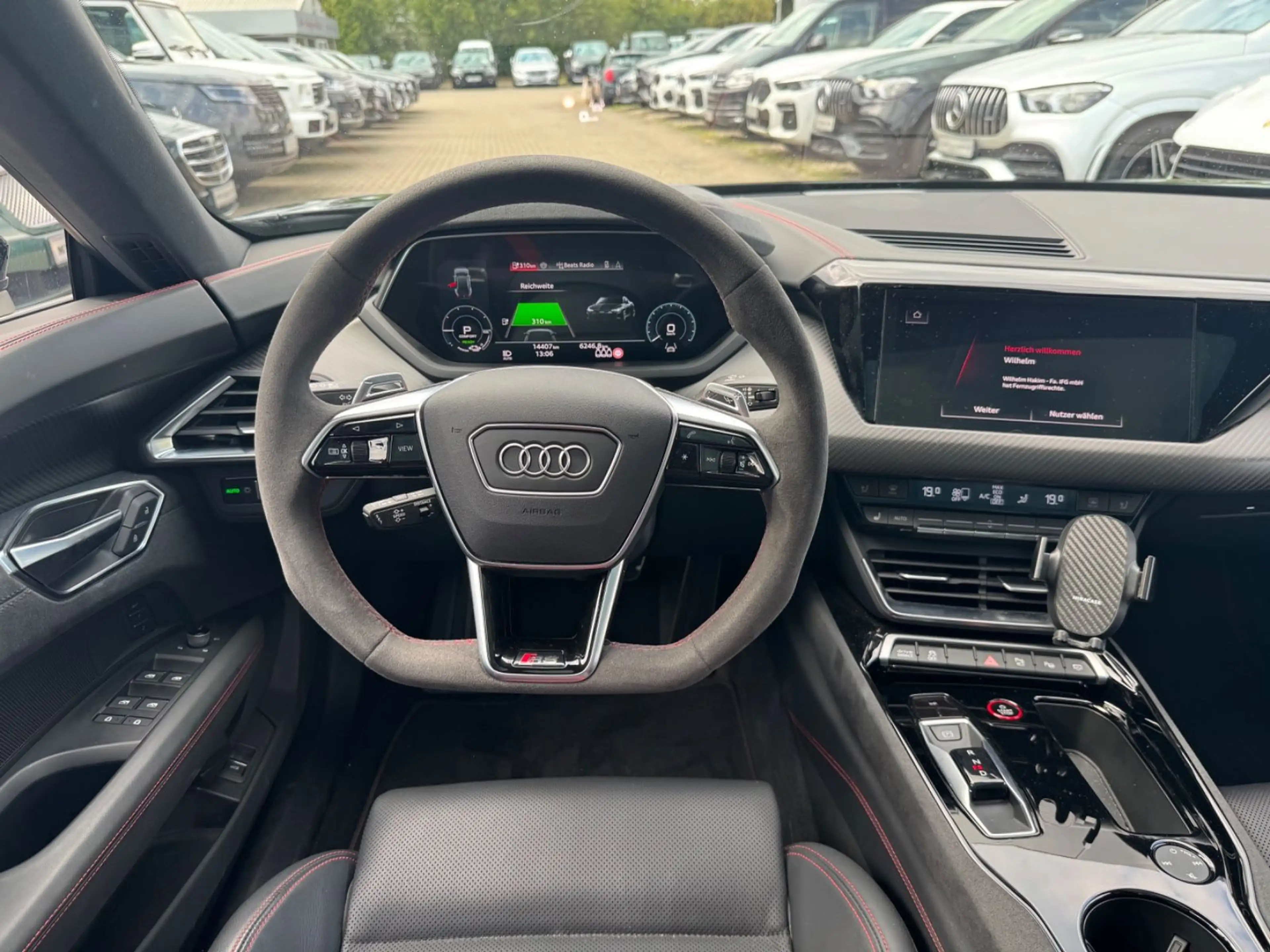 Audi e-tron GT RS quattro -Matrix -Pano -HUD — photo 10