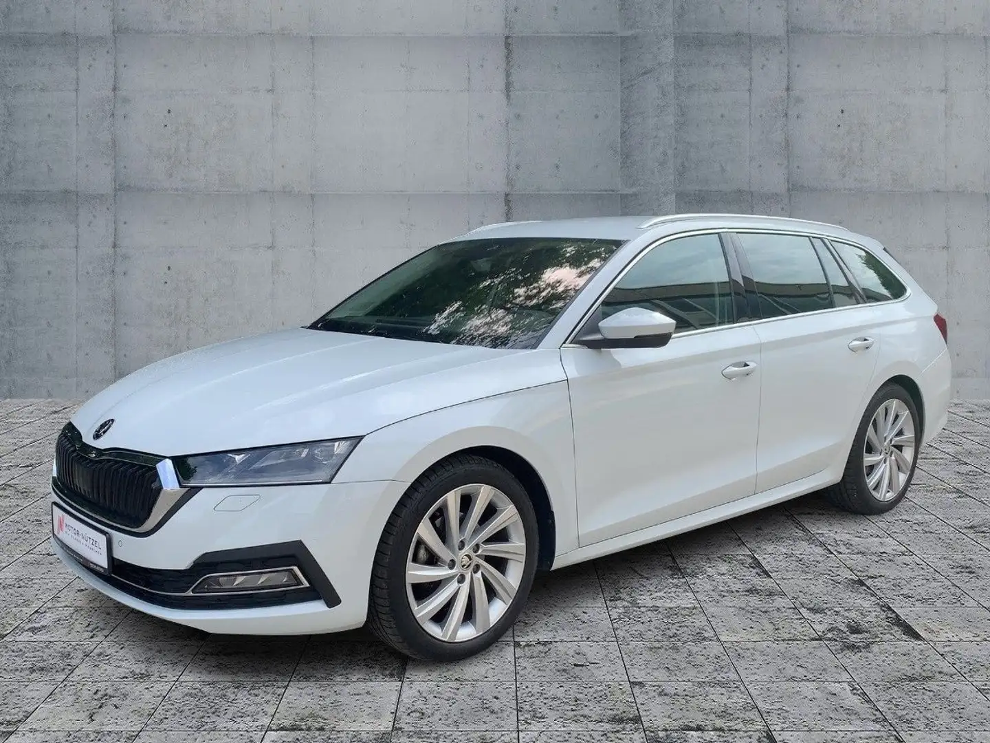 Skoda Octavia Combi 2.0 TDI DSG FIRST ED. MATRIX+NAV Wit - 2