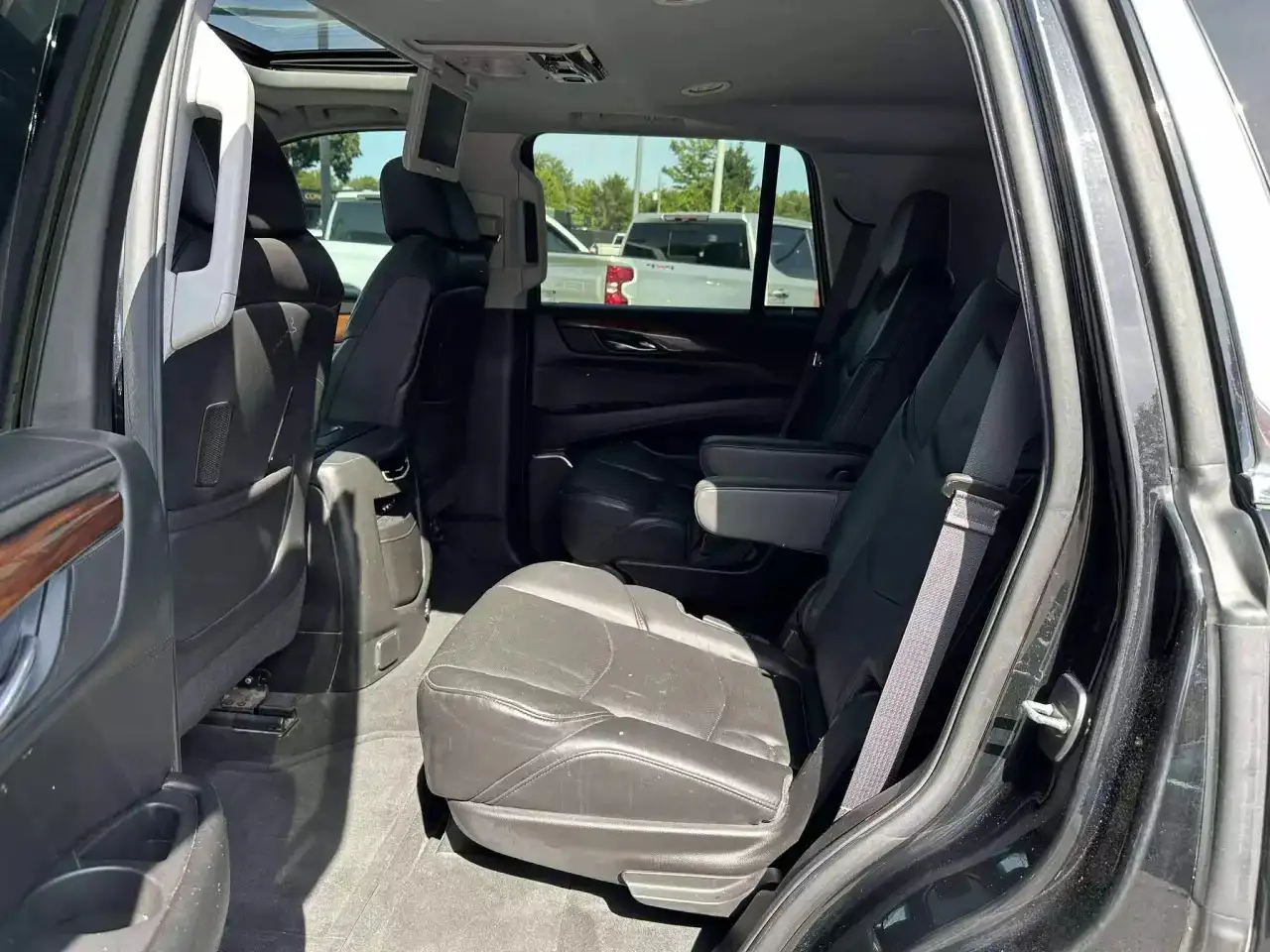 Cadillac Escalade снимка Cadillac Escalade