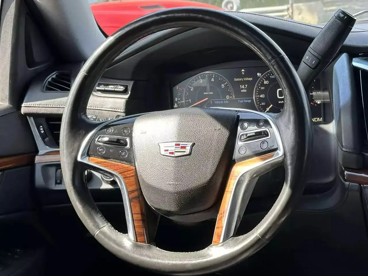Cadillac Escalade снимка Cadillac Escalade