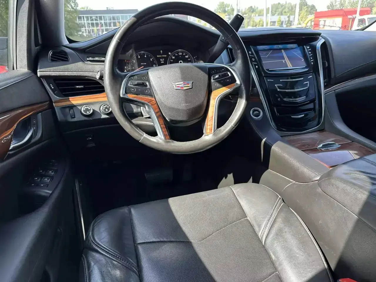 Cadillac Escalade снимка Cadillac Escalade