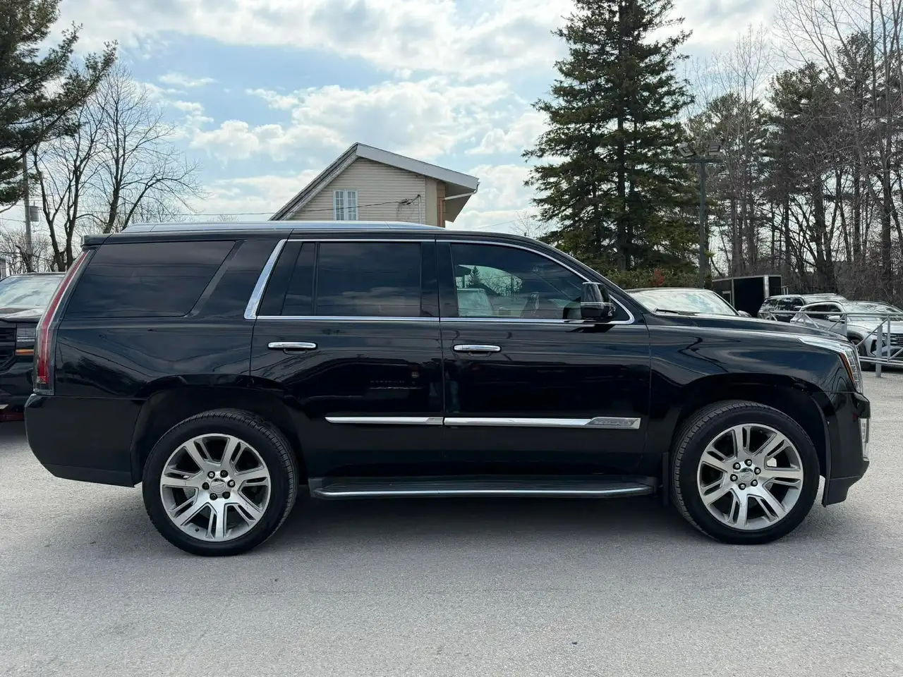Cadillac Escalade снимка Cadillac Escalade